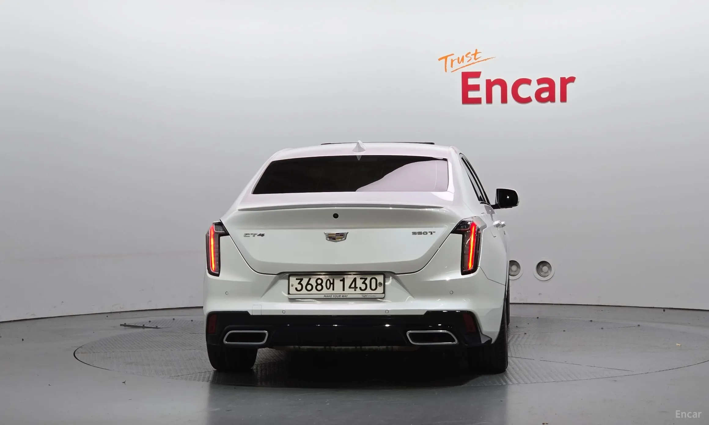 Cadillac CT4 превью 4