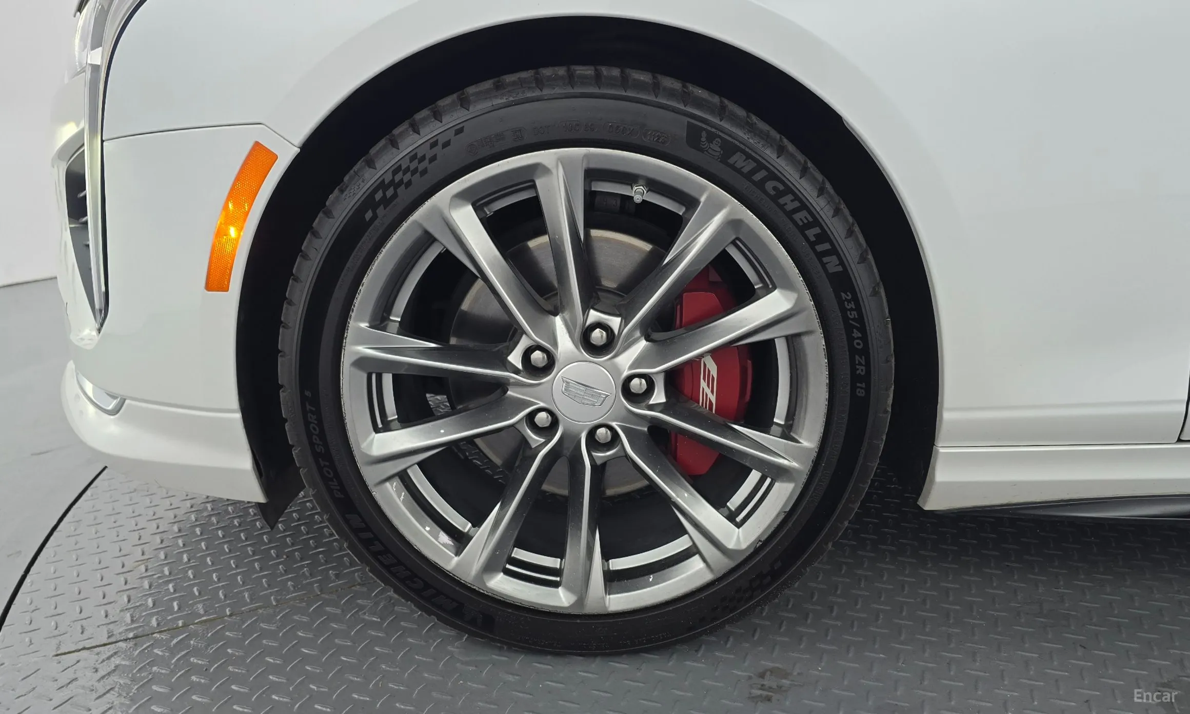 Cadillac CT4 превью 5