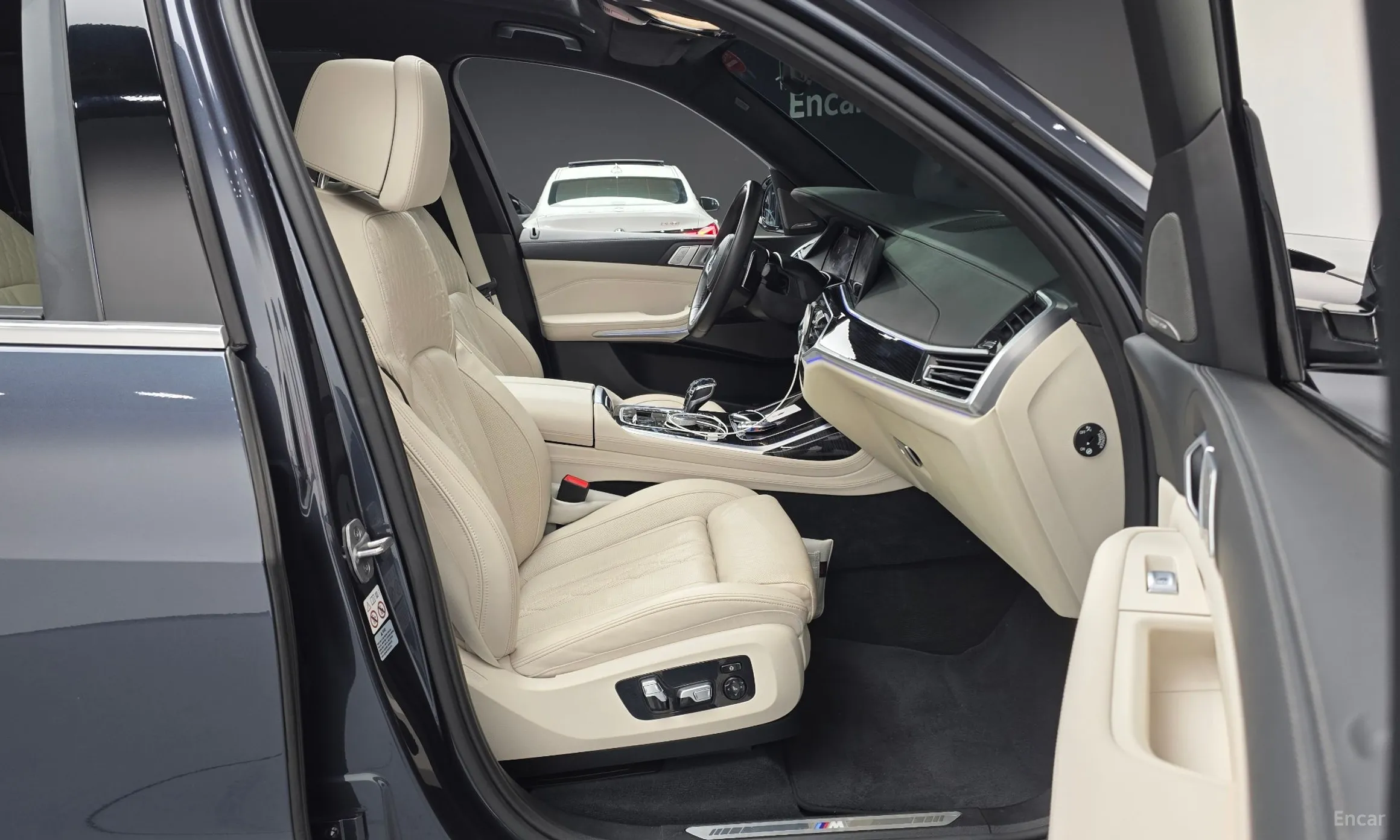 BMW X7 (G07) превью 10