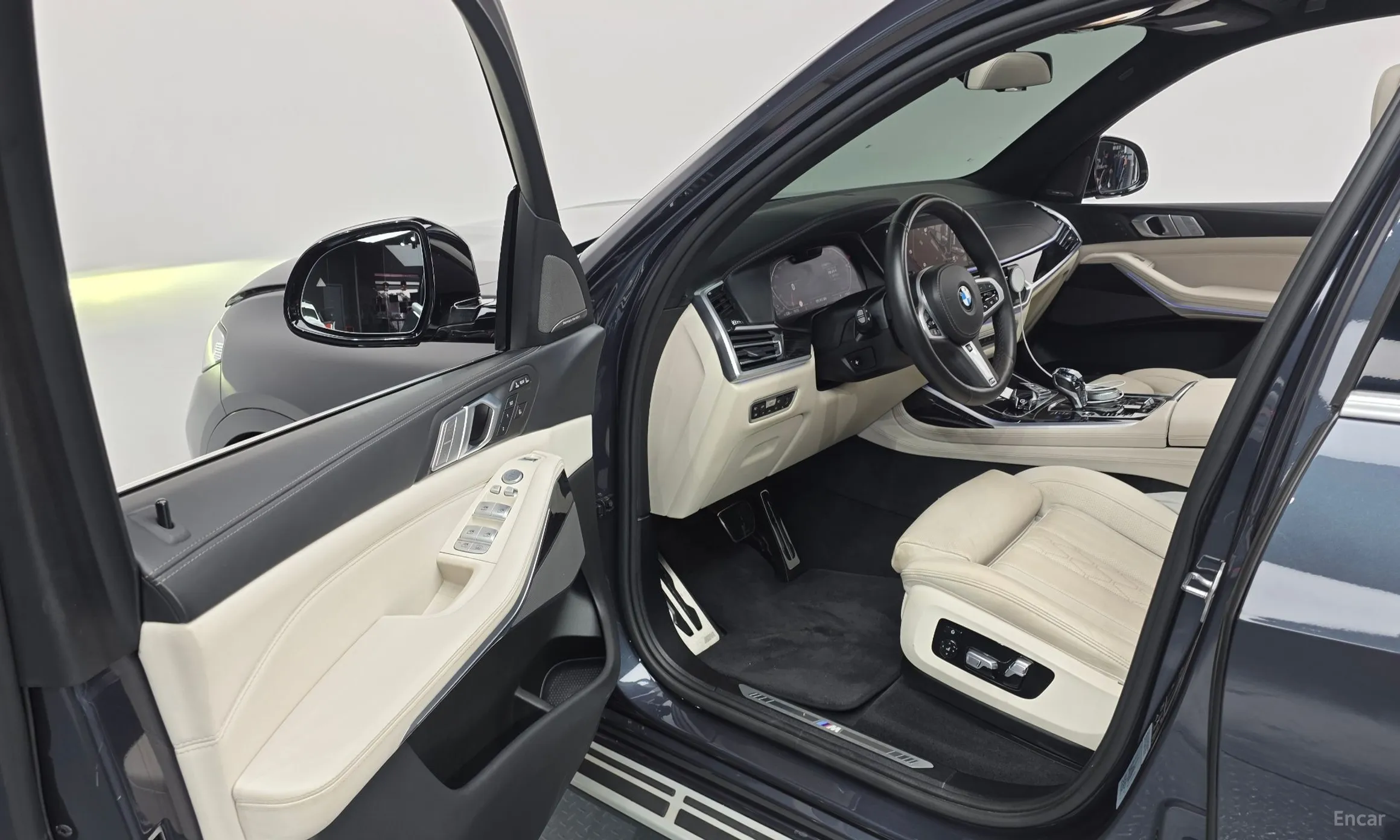 BMW X7 (G07) превью 11