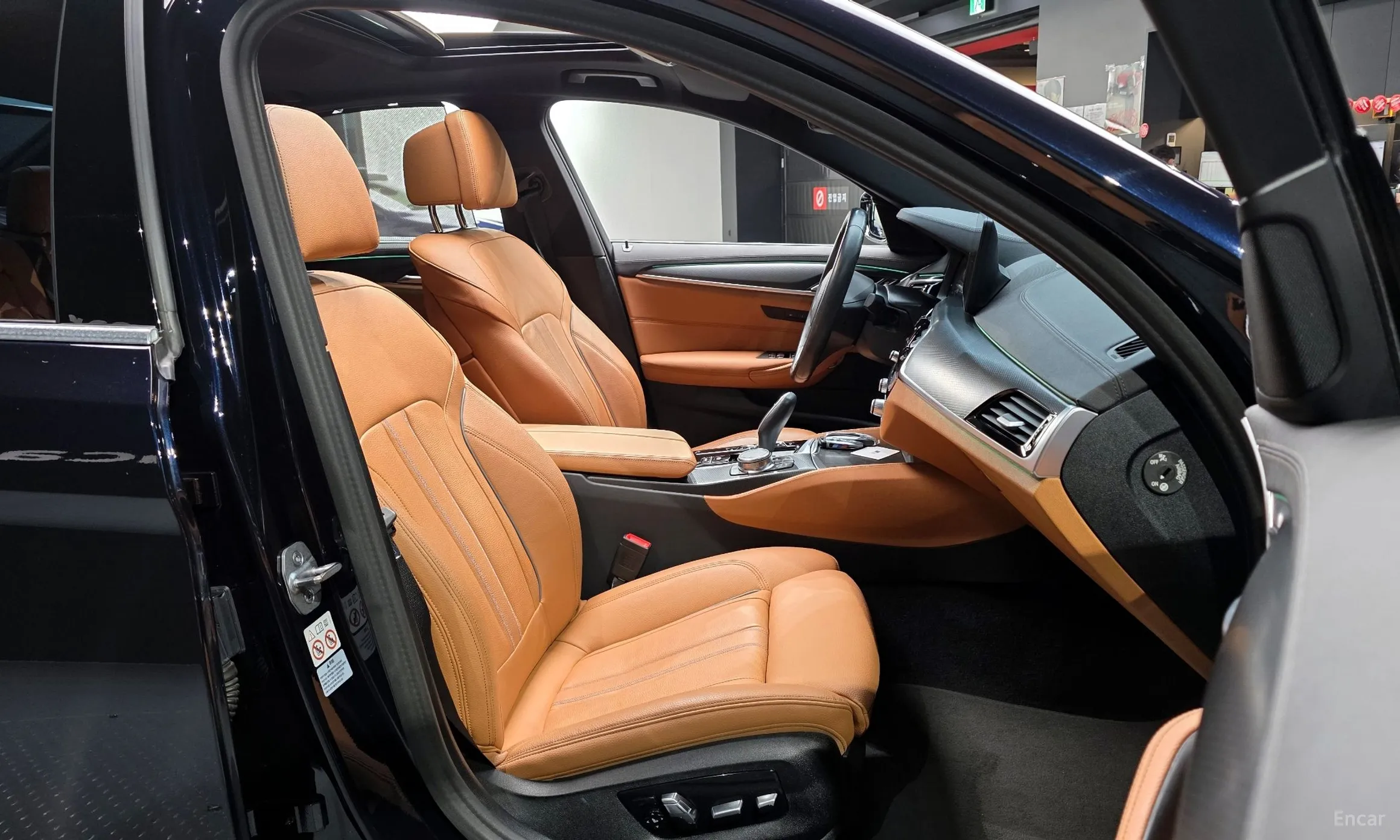 BMW 5 Series (G30) превью 10