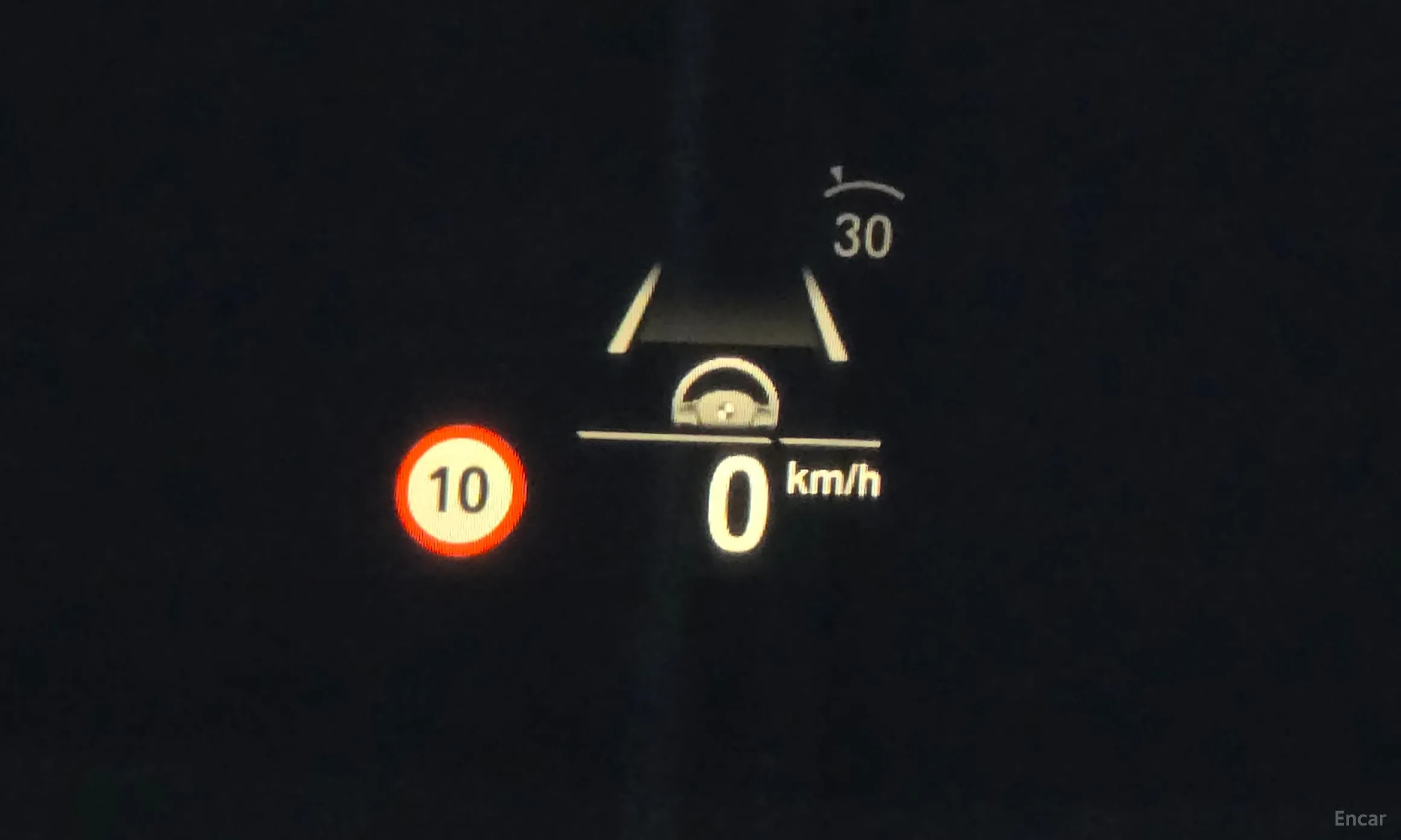 BMW 5 Series (G30) превью 17