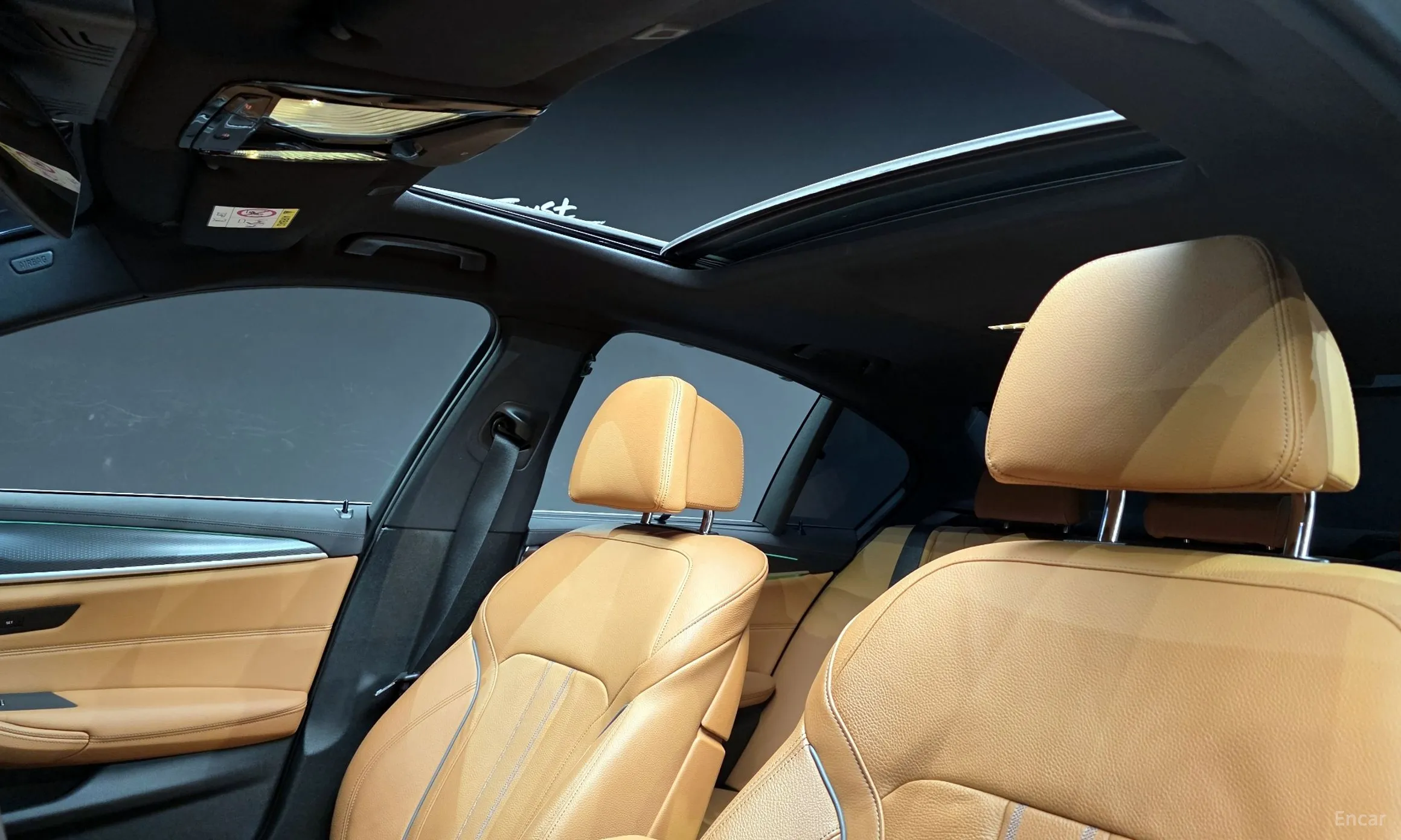 BMW 5 Series (G30) превью 19