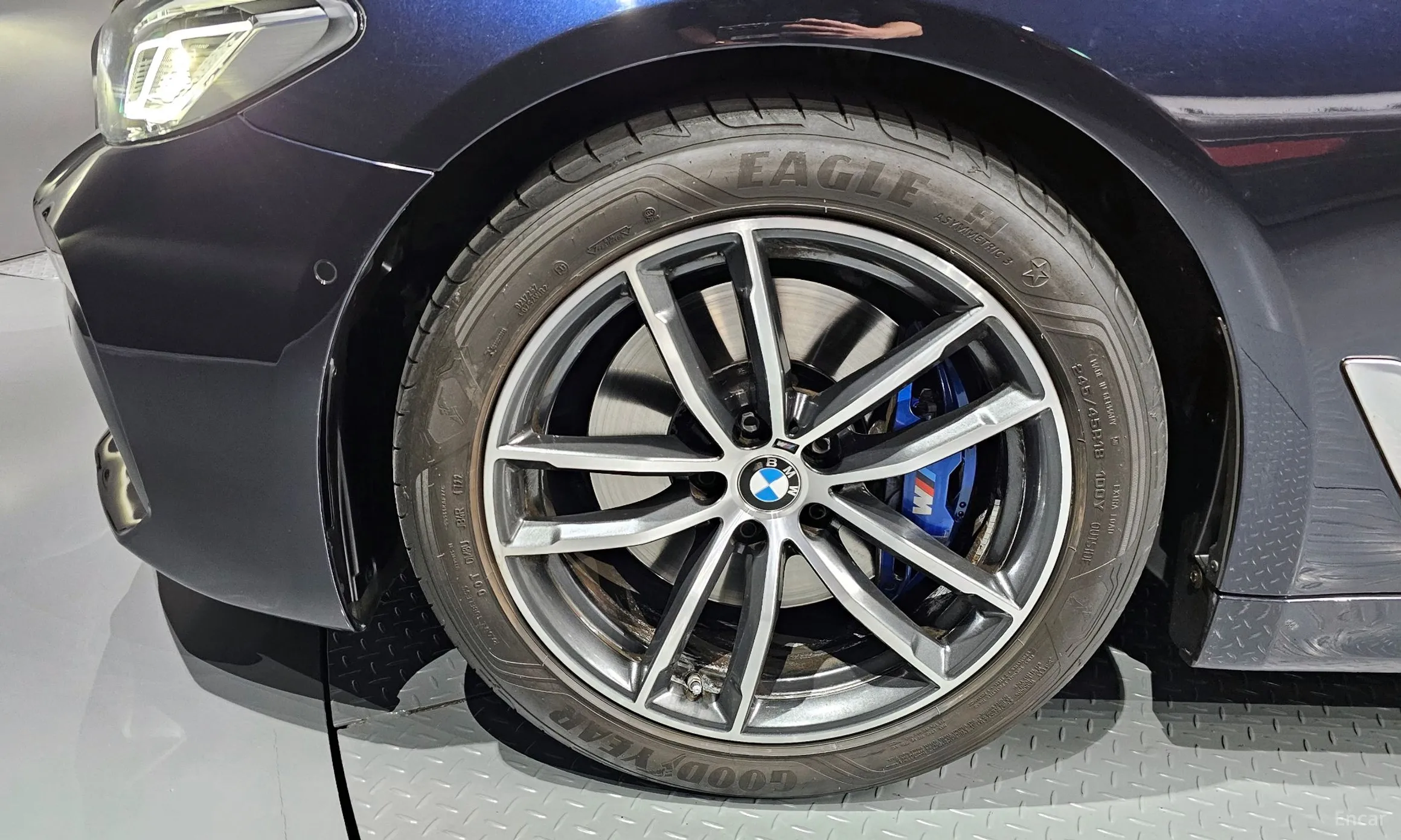 BMW 5 Series (G30) превью 5
