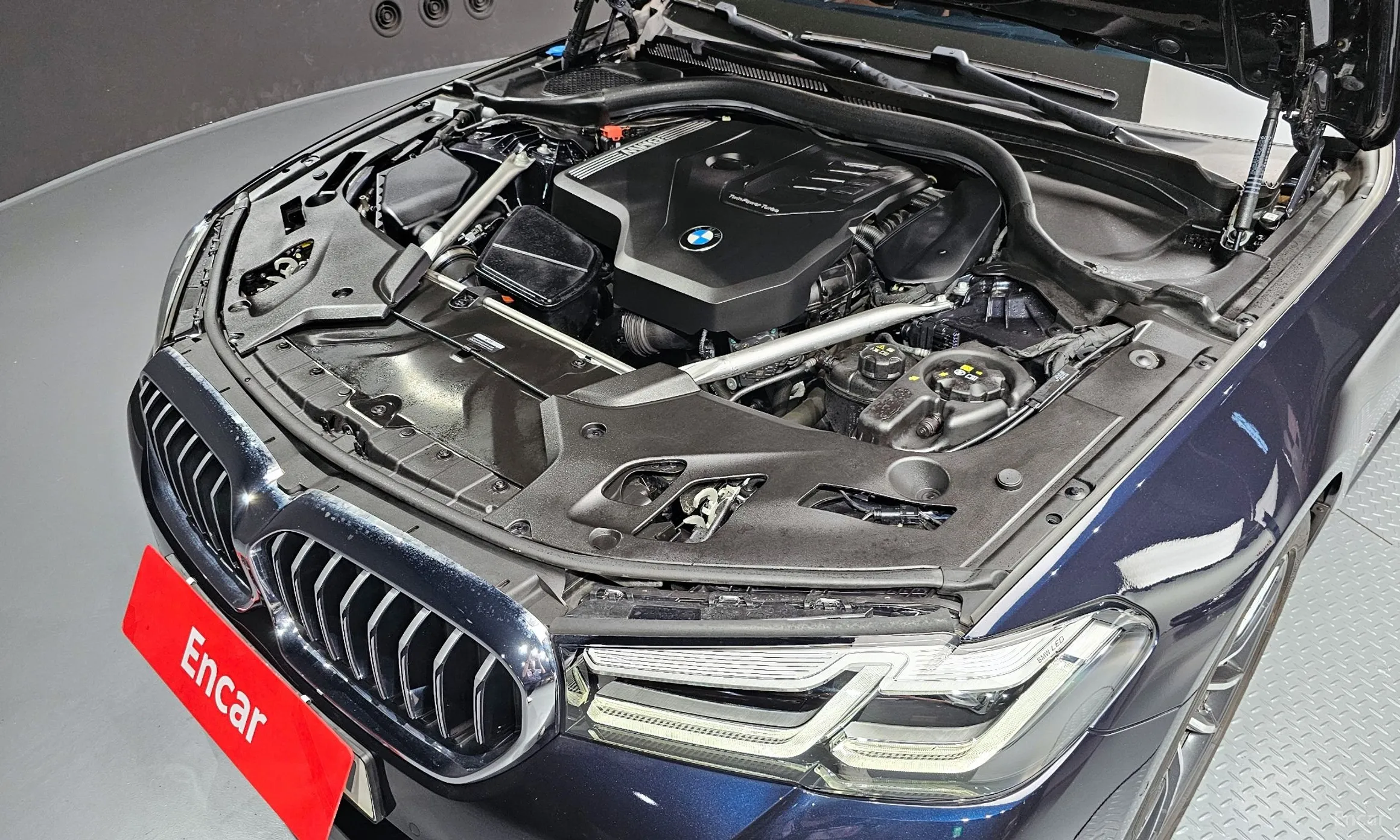 BMW 5 Series (G30) превью 6