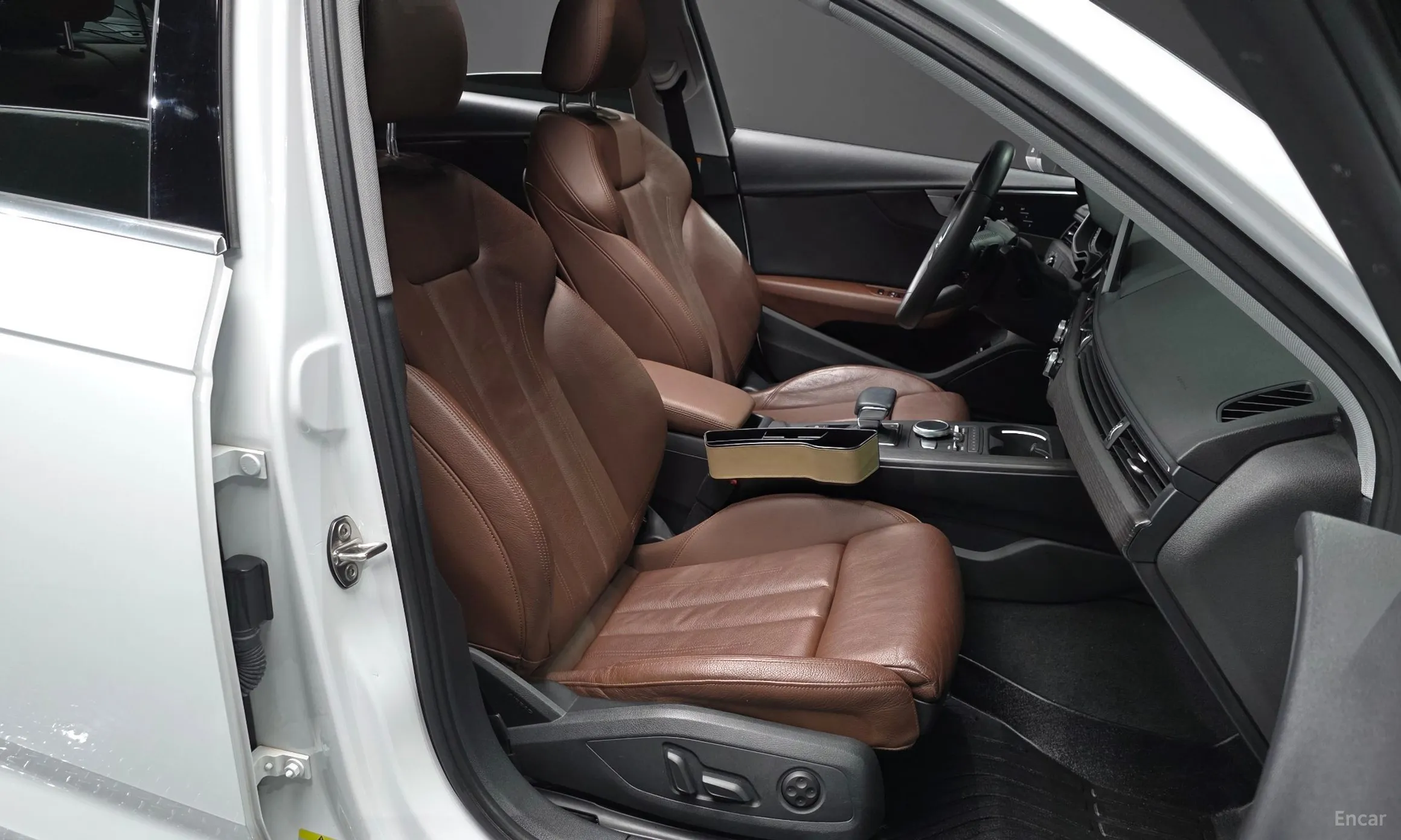 Audi A4 (B9) превью 10