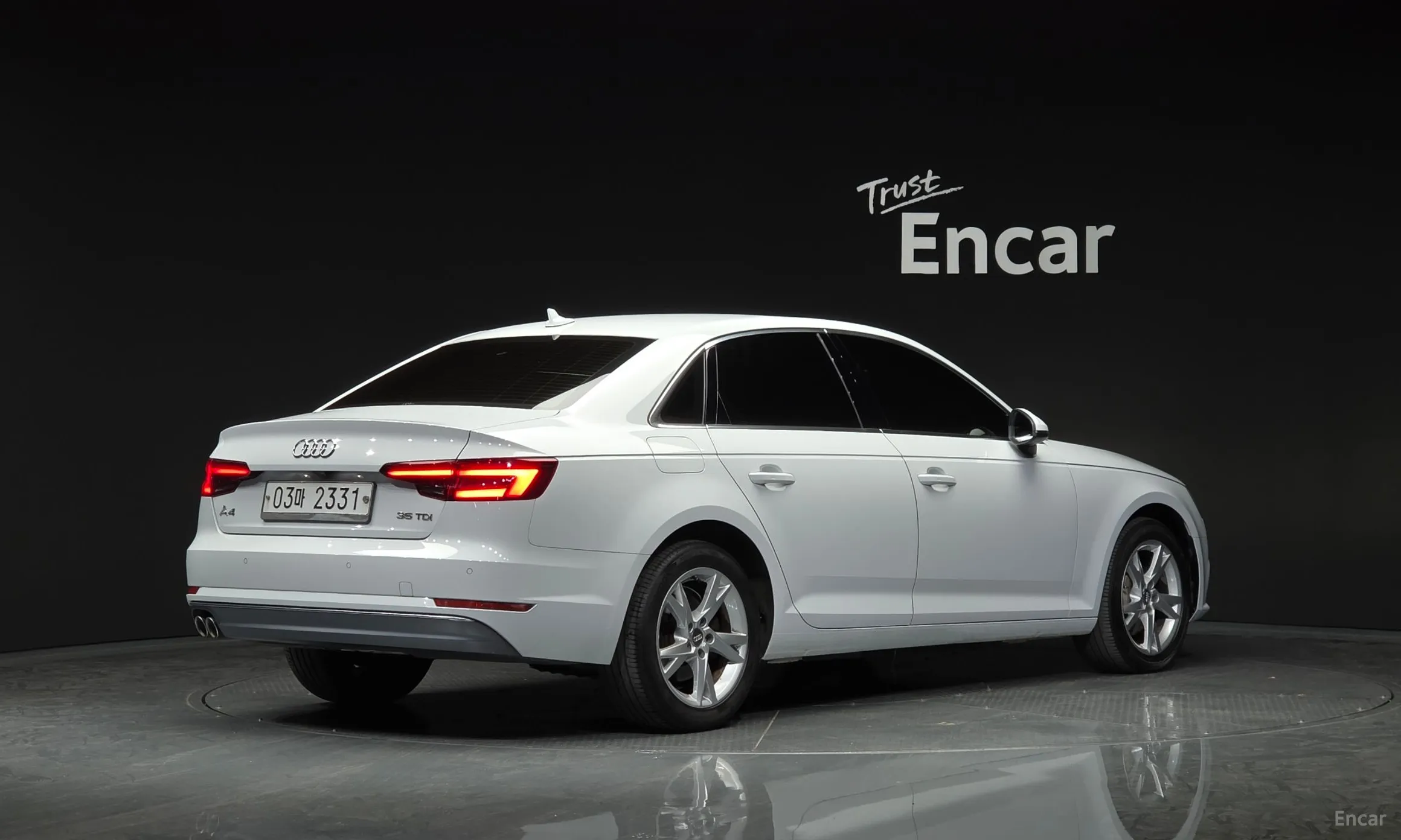 Audi A4 (B9)