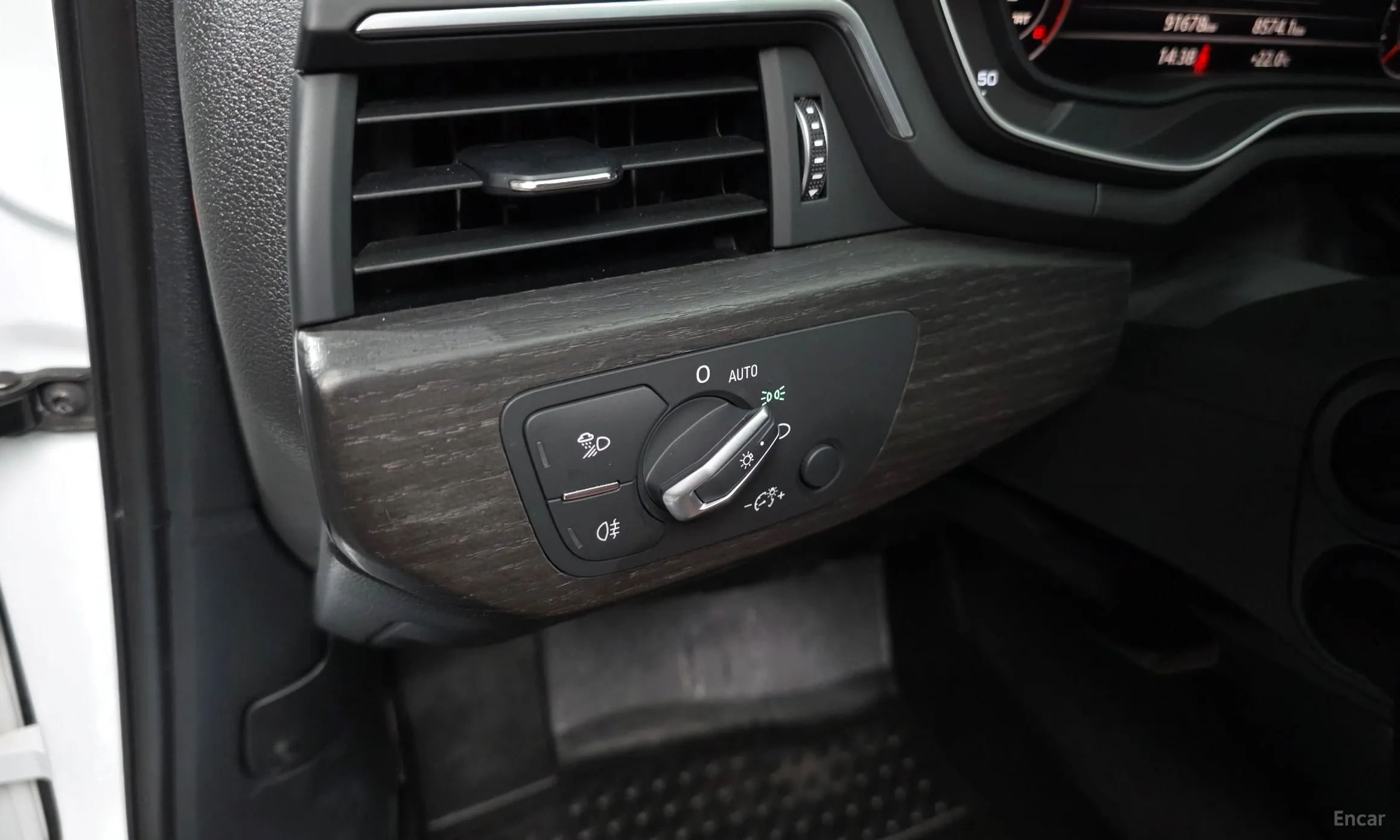 Audi A4 (B9) превью 18