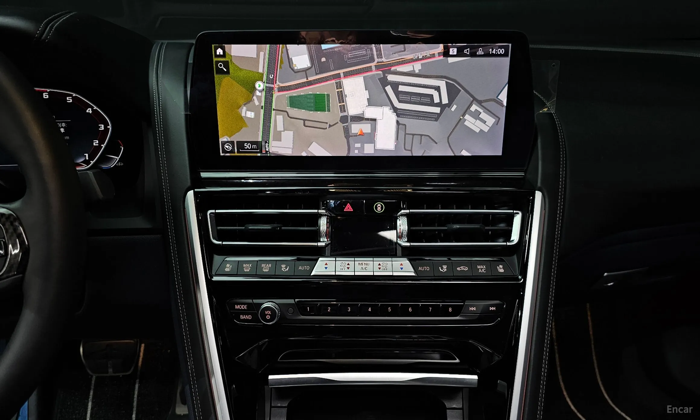 BMW 8-series (G15) превью 14