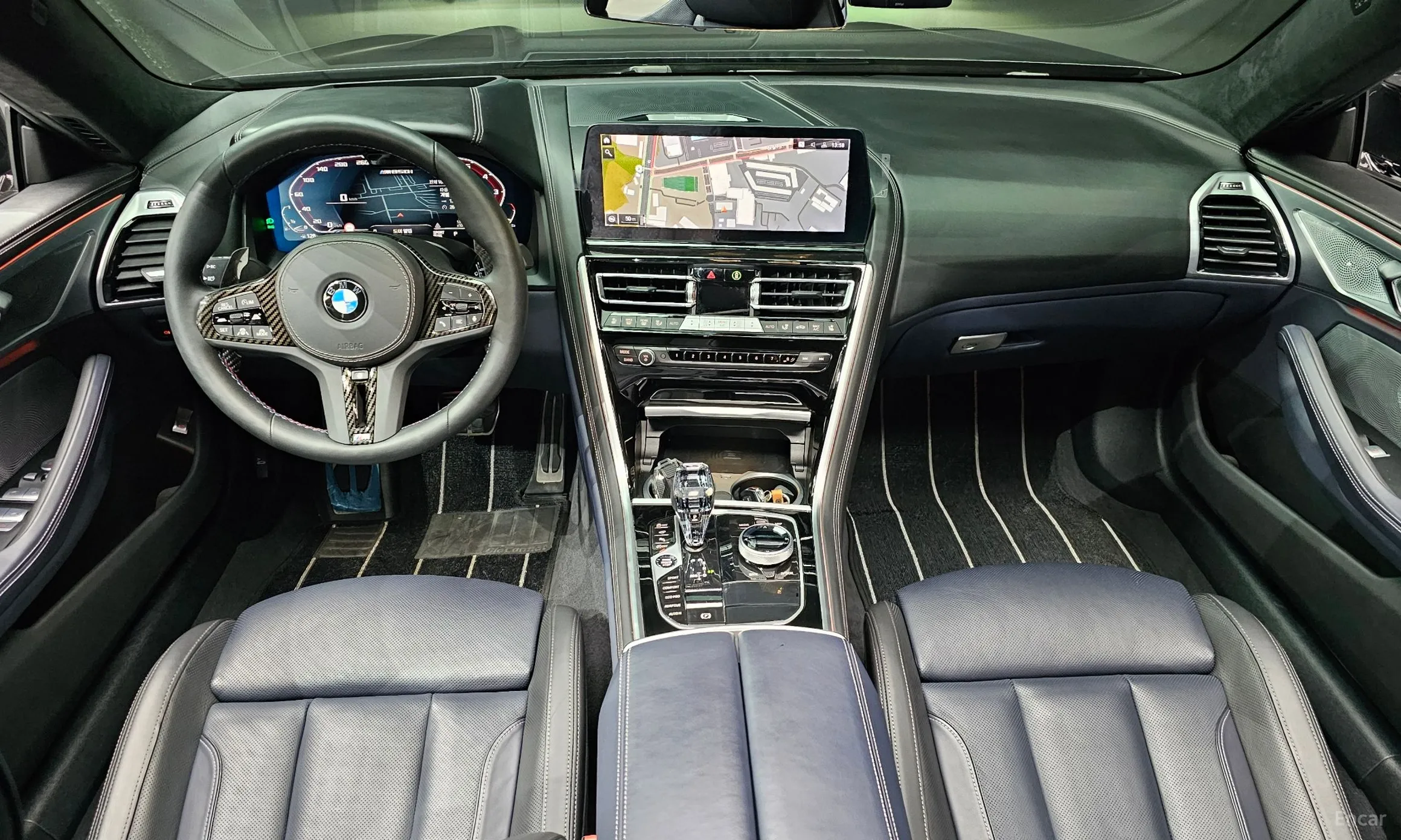 BMW 8-series (G15) превью 7