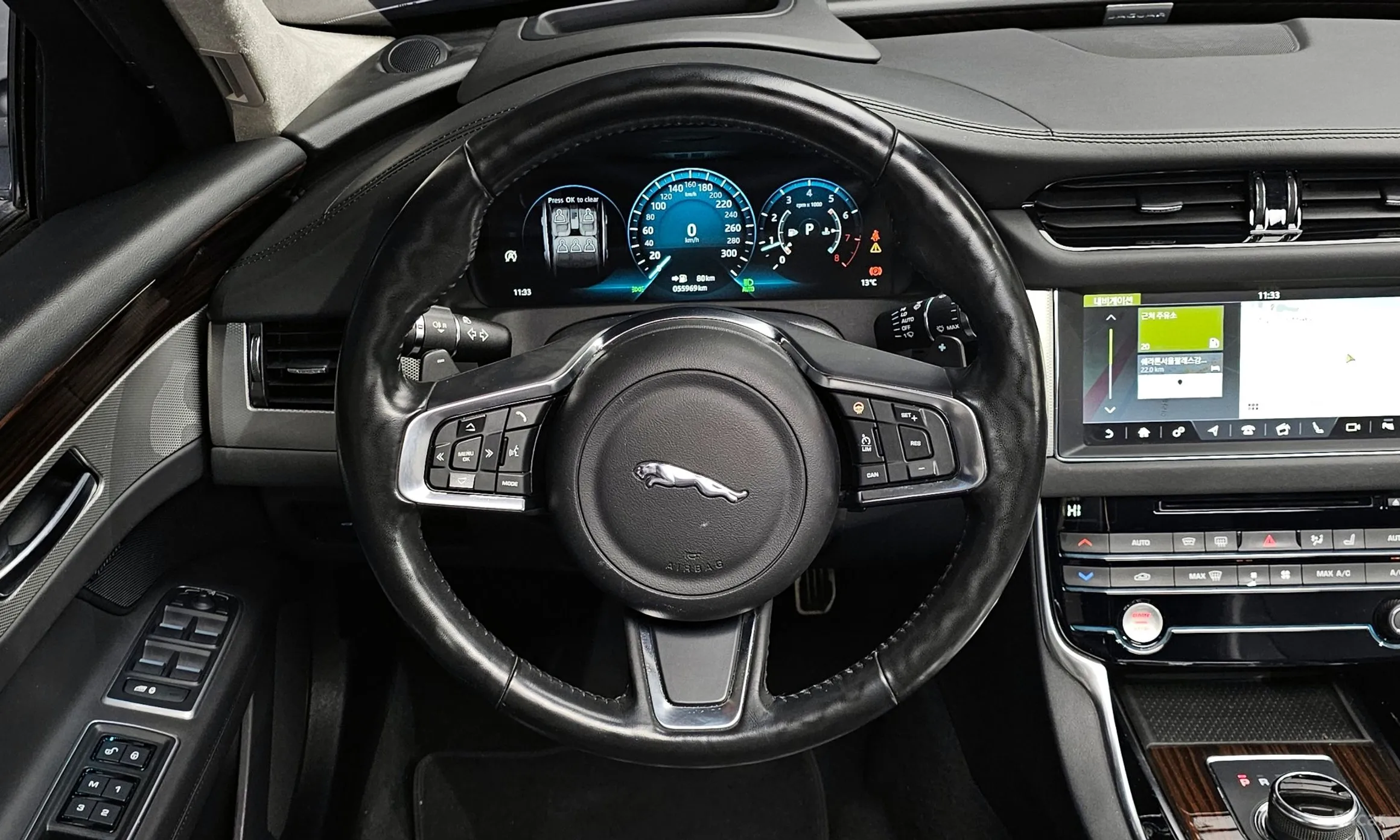 Jaguar XF (x260) превью 13