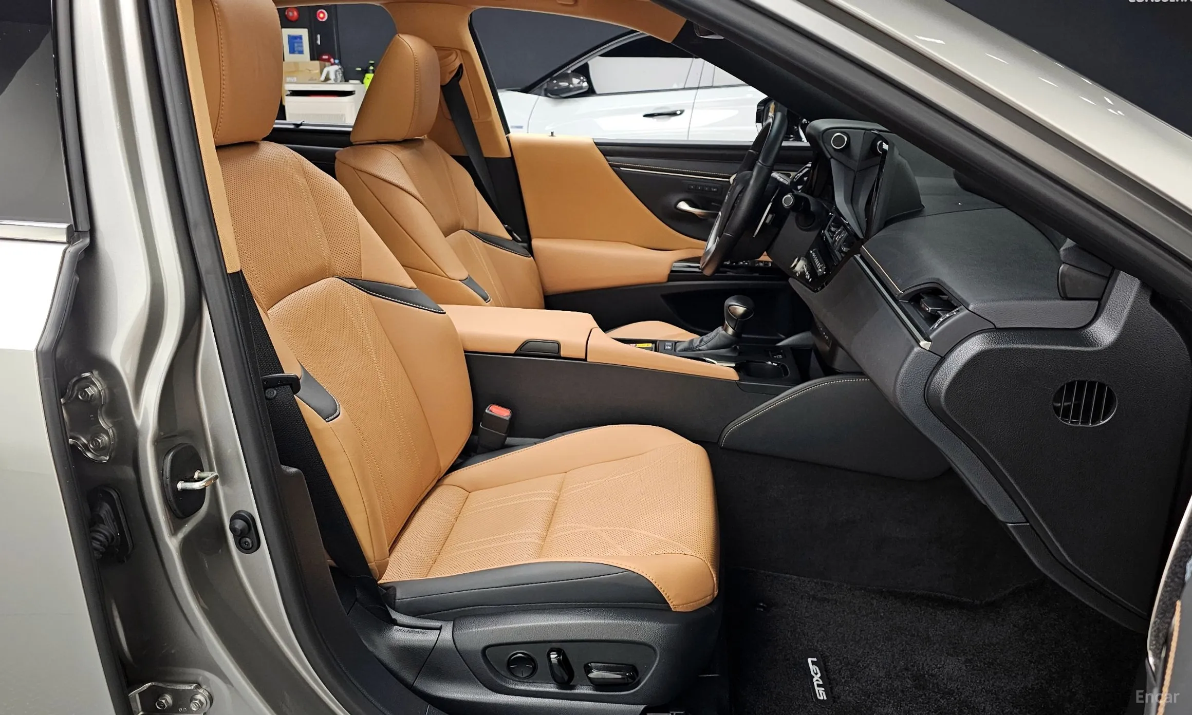 Lexus ES300h 7th Generation превью 10