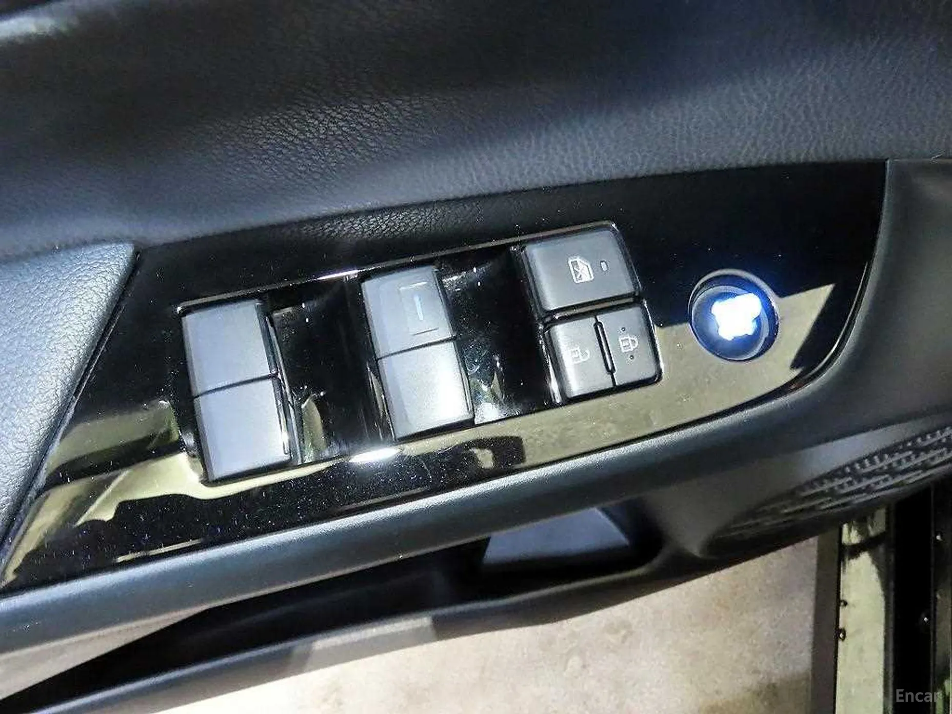 Toyota Prius 4th Generation превью 13