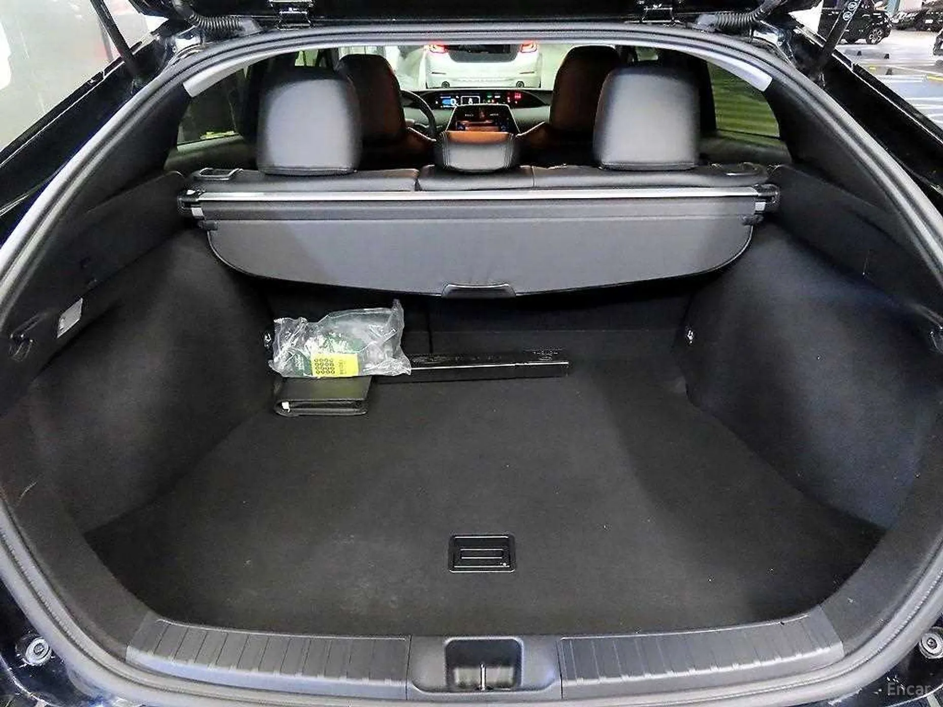 Toyota Prius 4th Generation превью 17