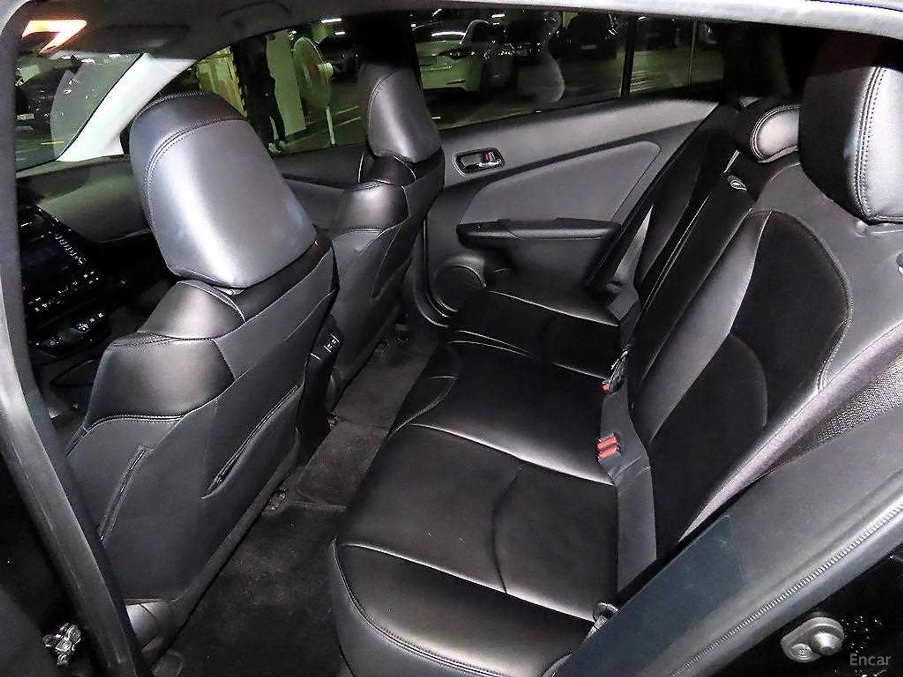 Toyota Prius 4th Generation превью 7