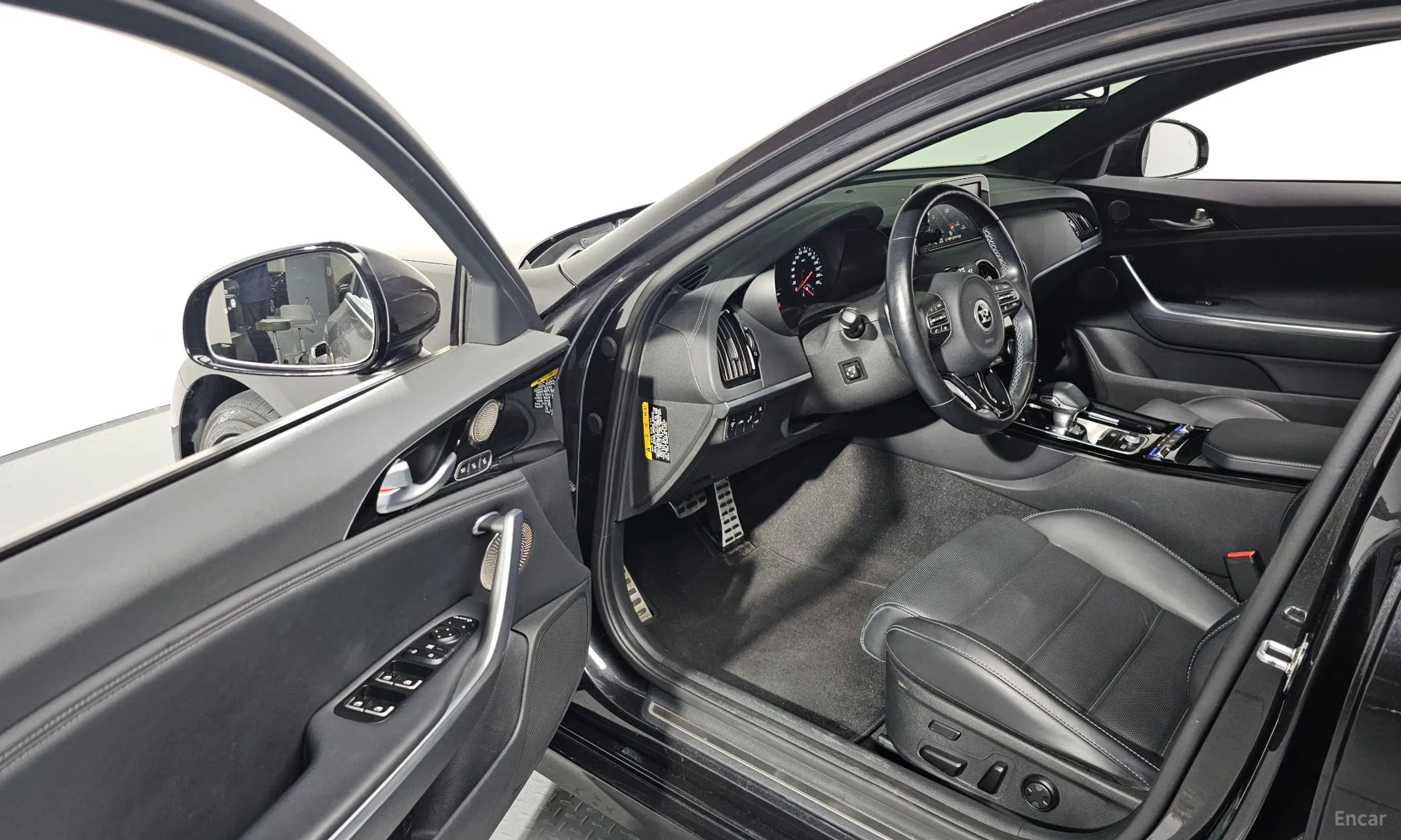 Kia Stinger превью 11