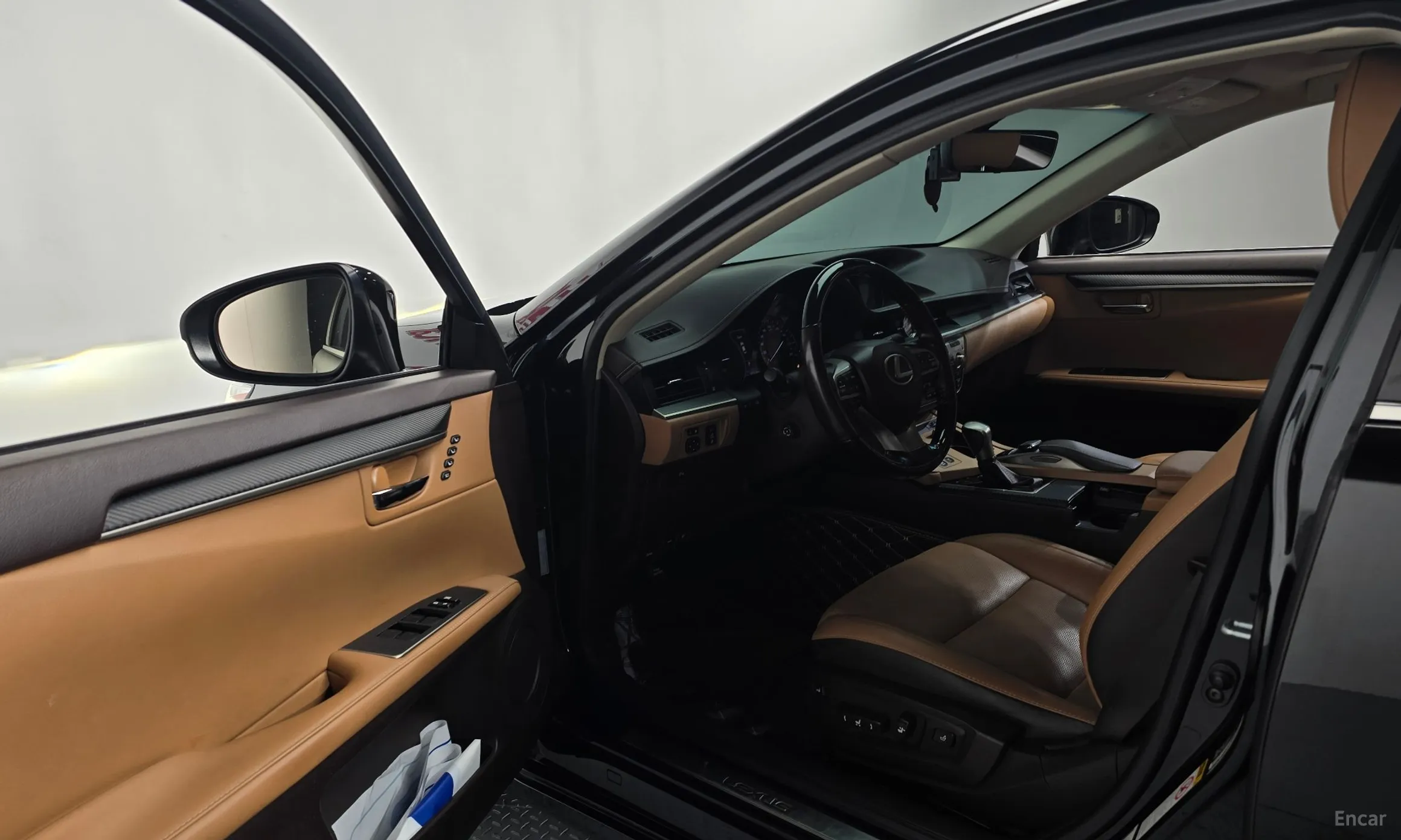 Lexus New ES300h превью 10