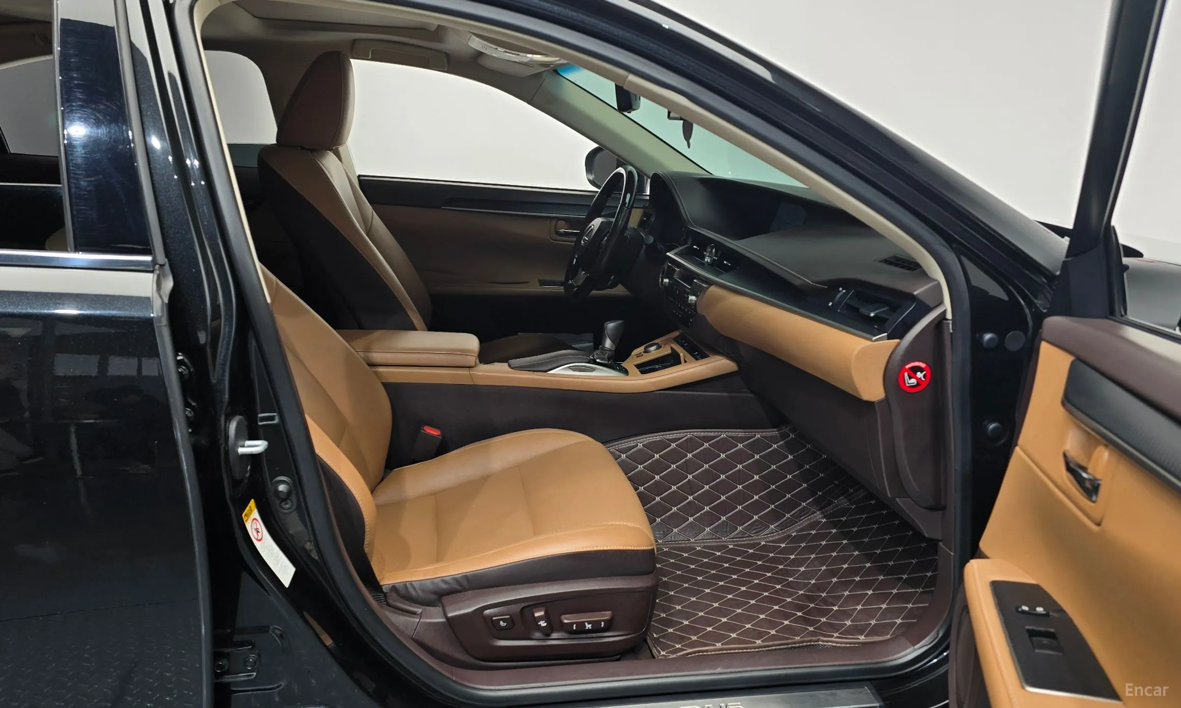 Lexus New ES300h превью 11