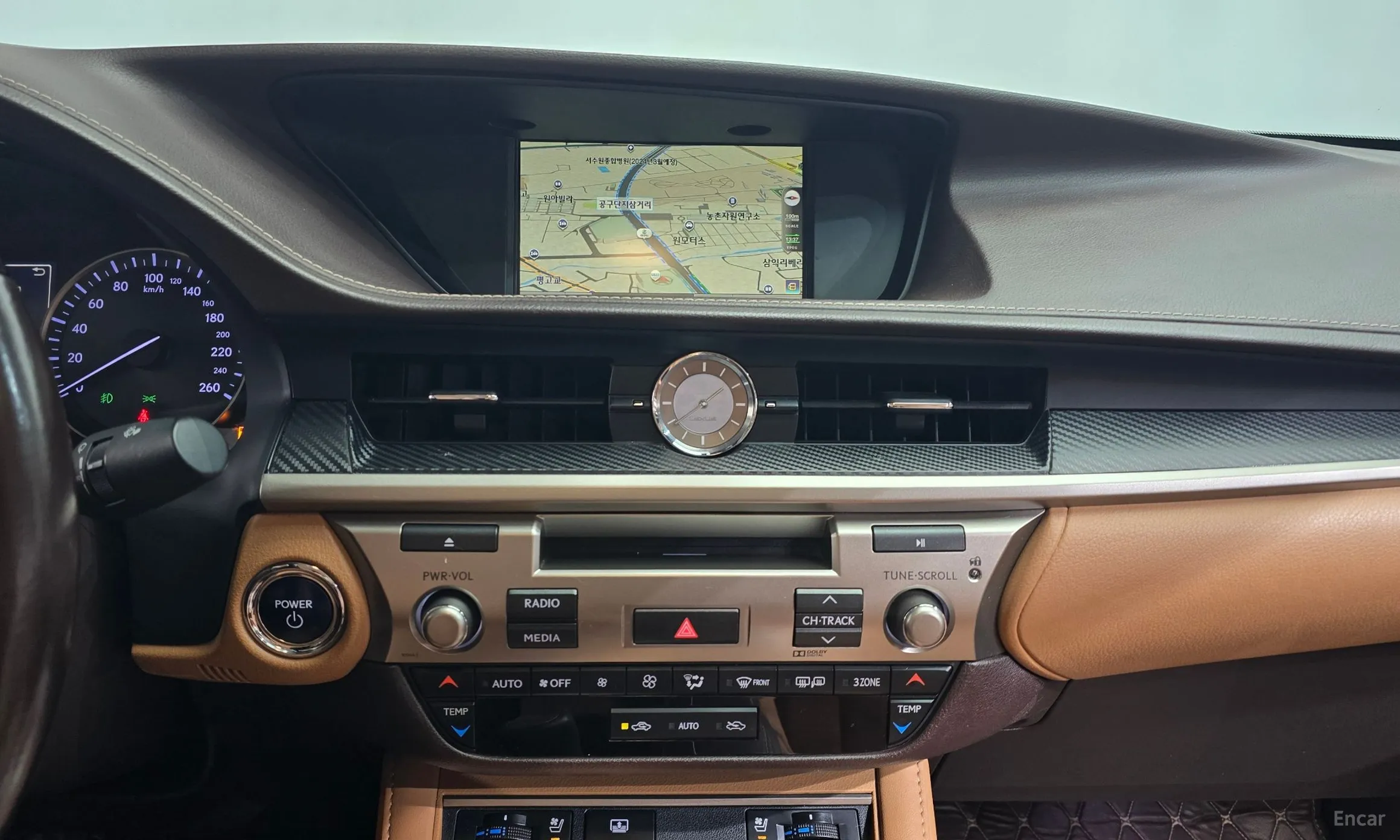 Lexus New ES300h превью 15
