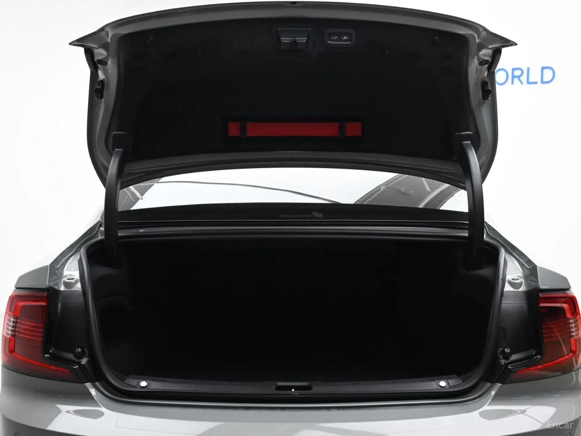 Volvo S90 превью 20