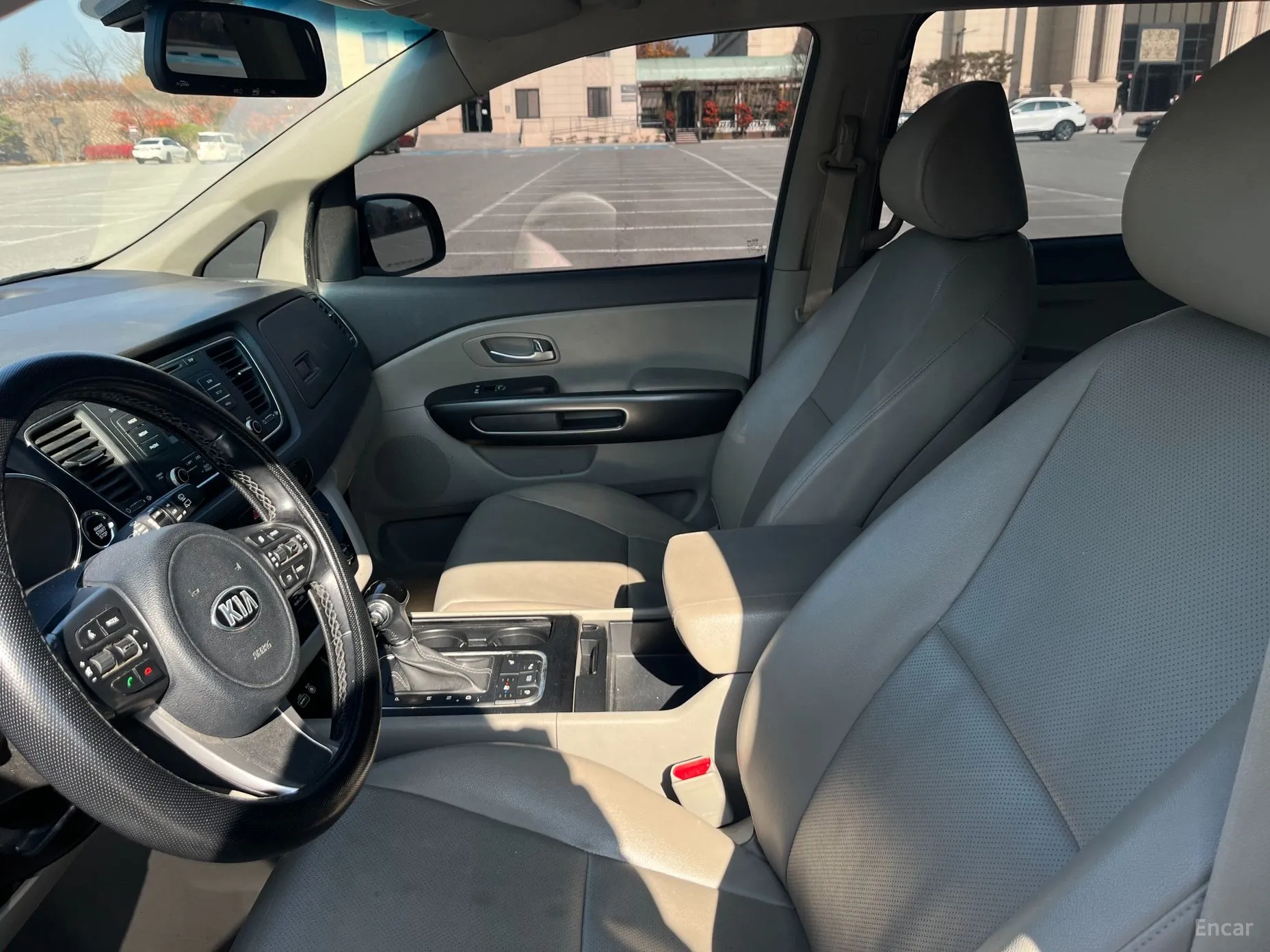 Kia Carnival превью 11