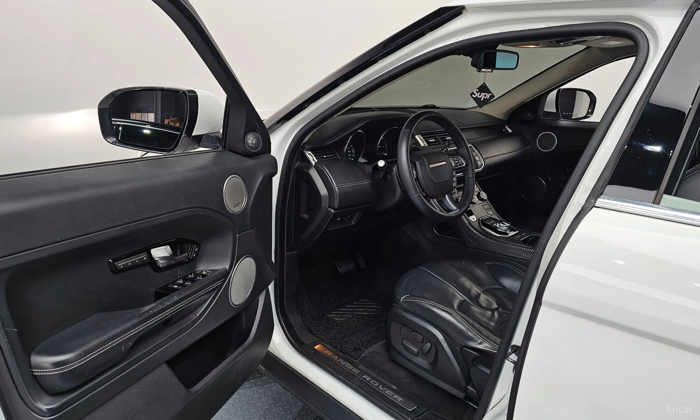 Land Rover Range Rover Evoque превью 10