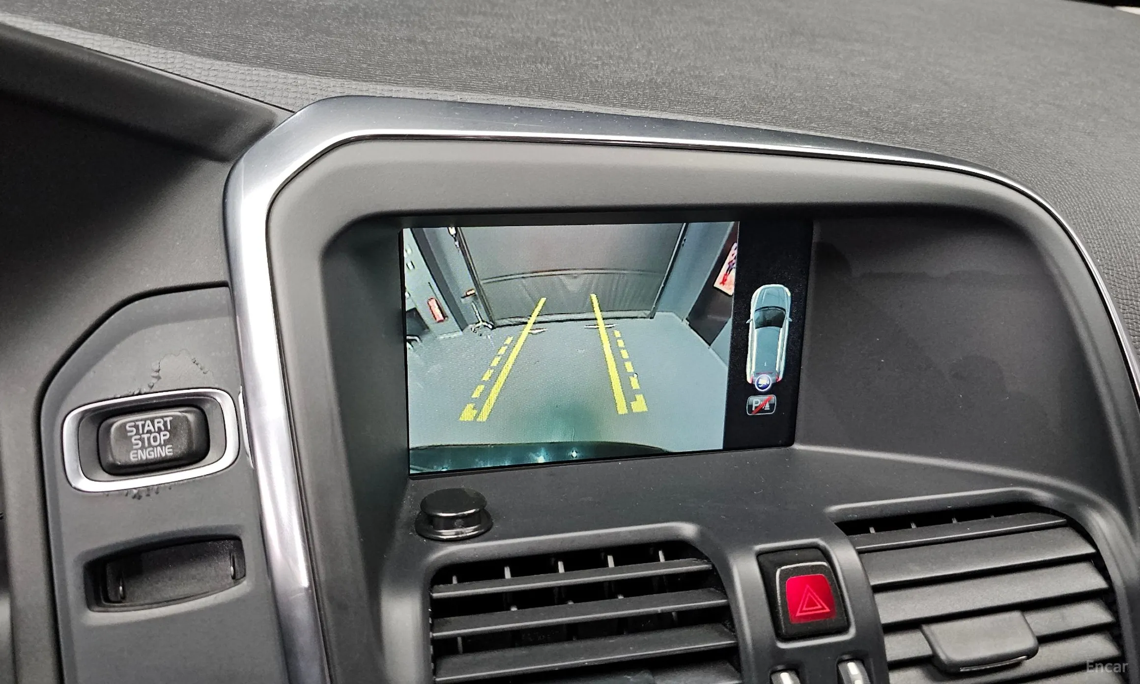 Volvo XC60 превью 15