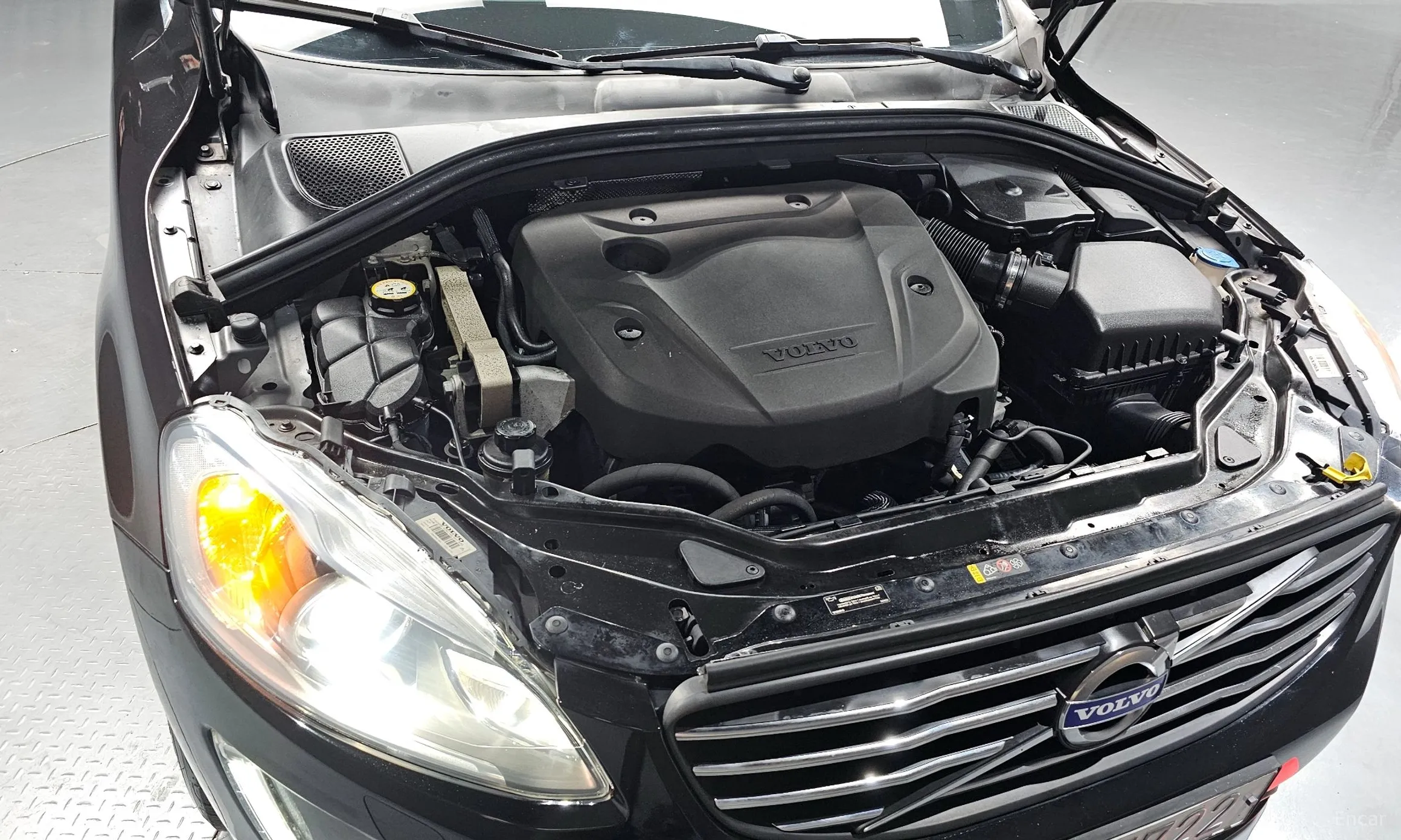 Volvo XC60 превью 6