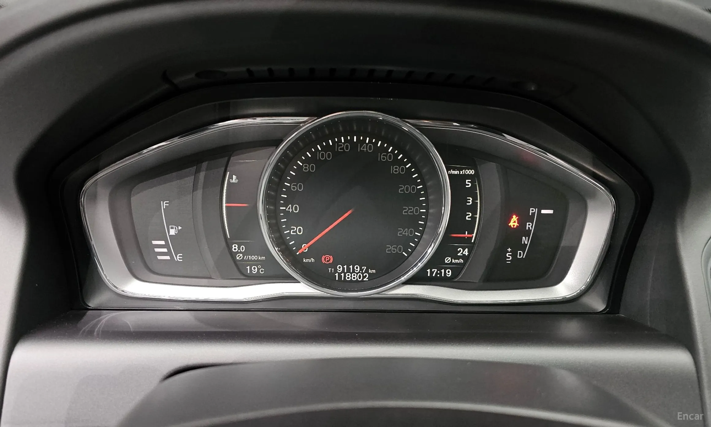 Volvo XC60 превью 8