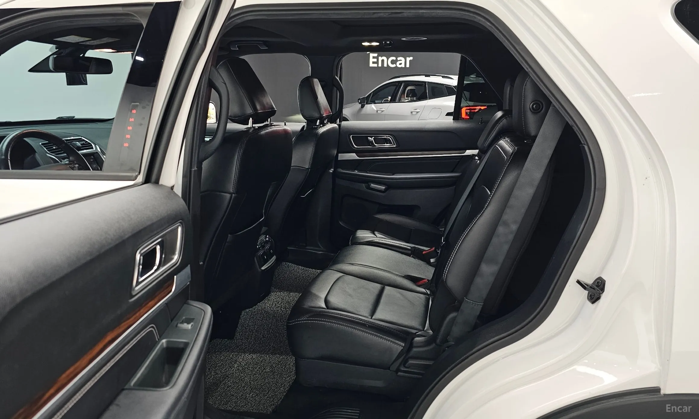 Ford Explorer превью 11