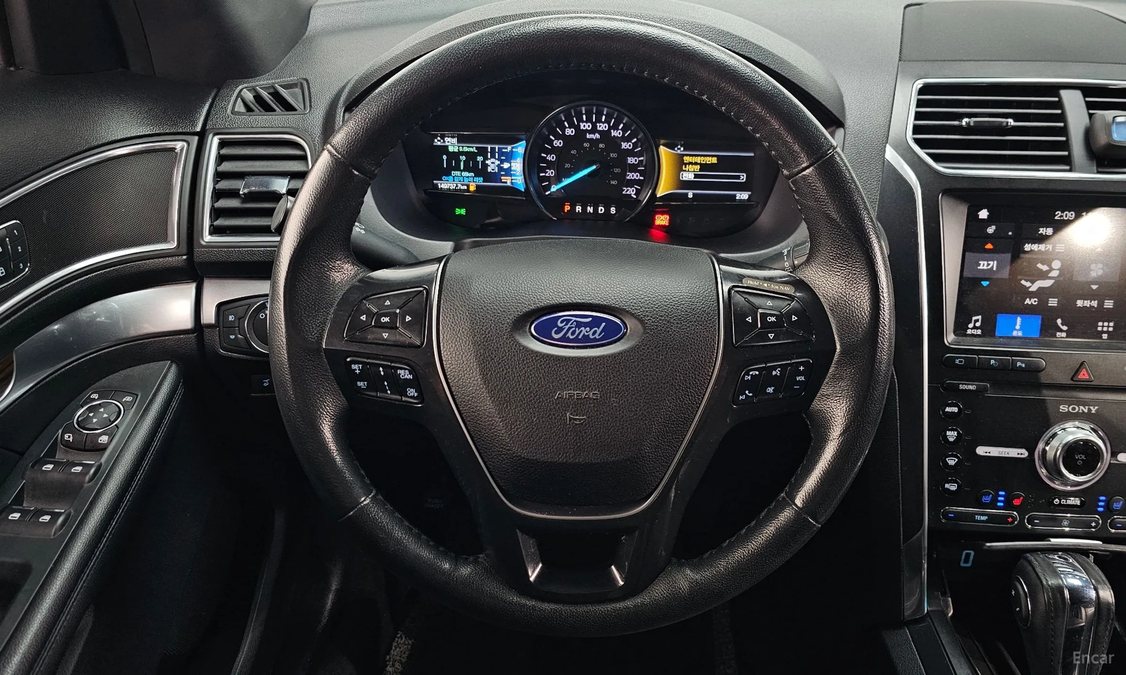 Ford Explorer превью 13