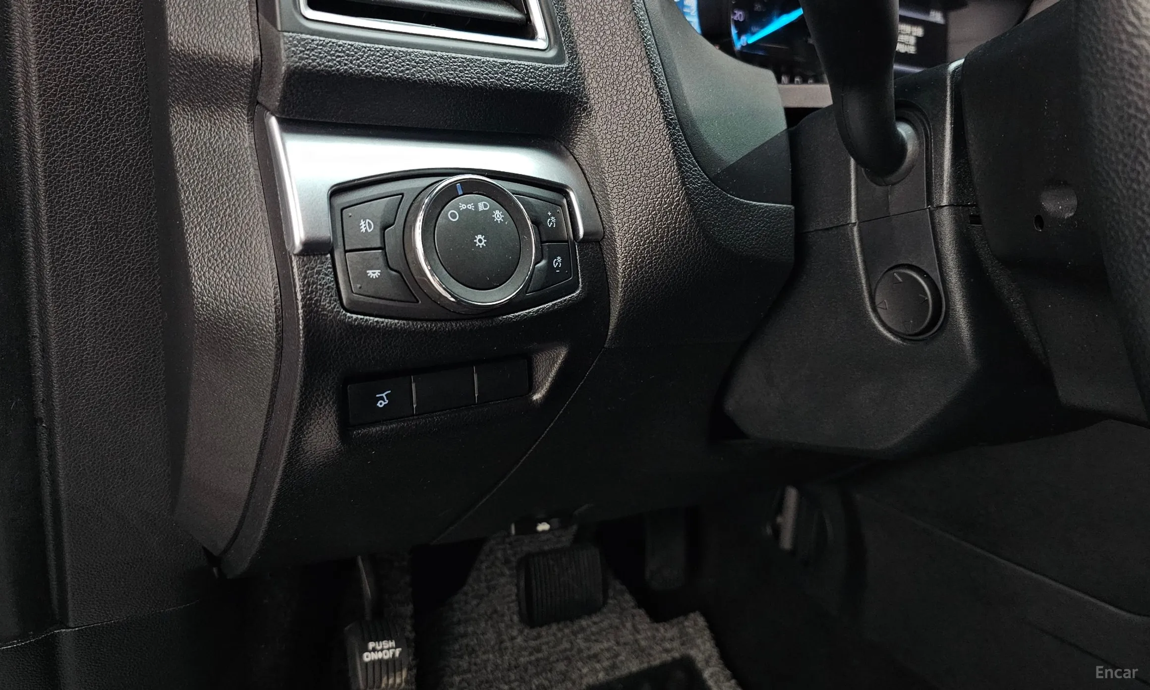 Ford Explorer превью 19