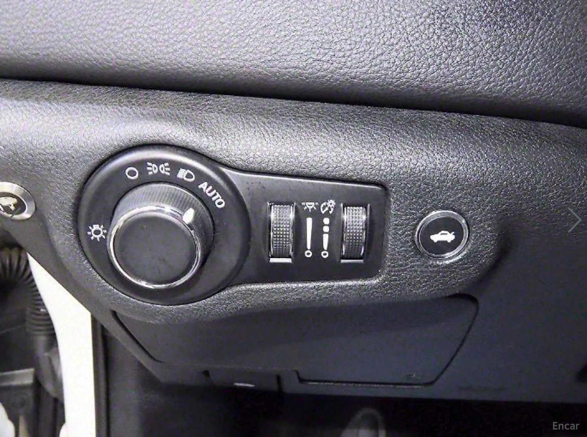 Chrysler 200 Second generation превью 15