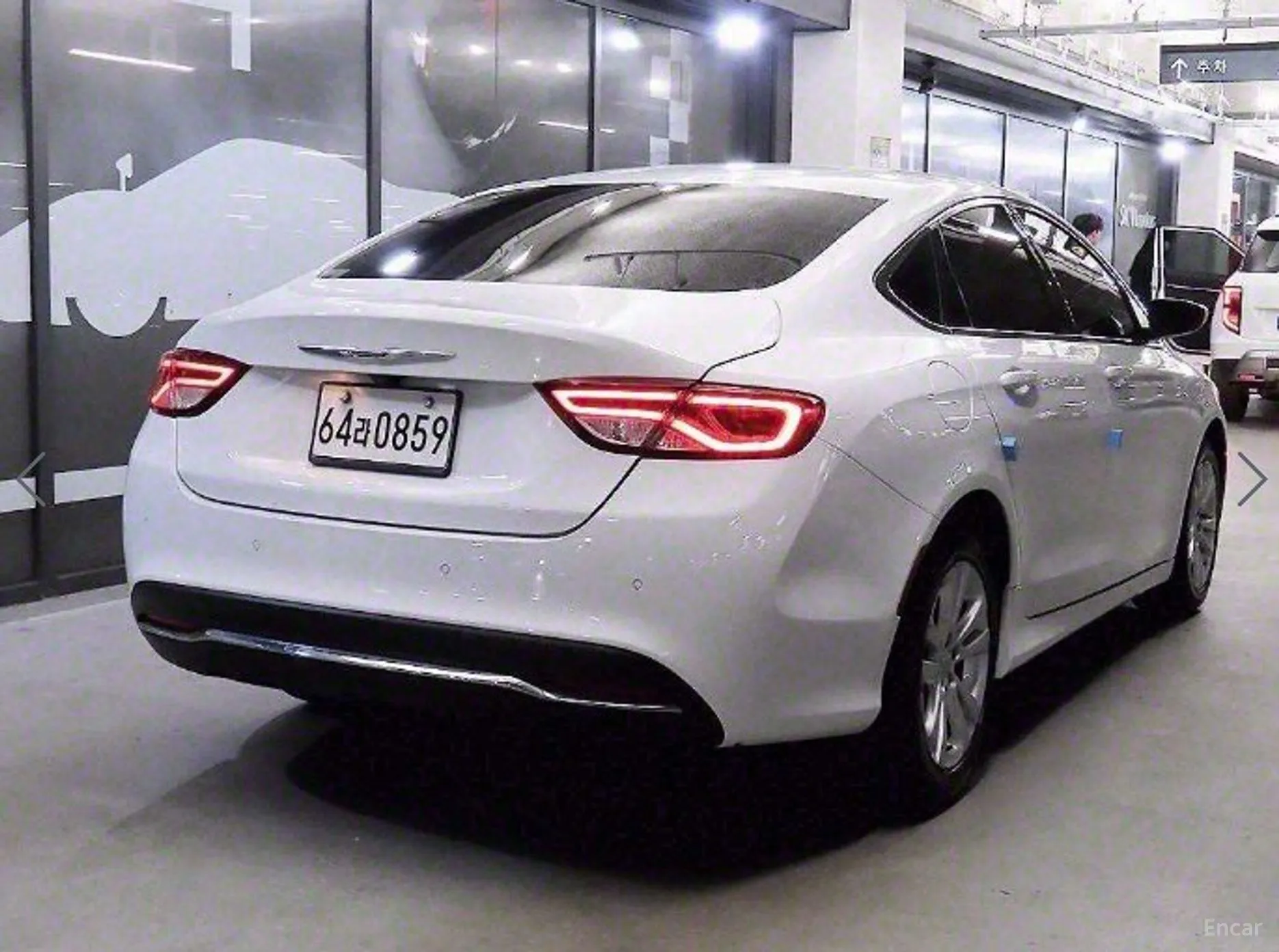 Chrysler 200 Second generation превью 5