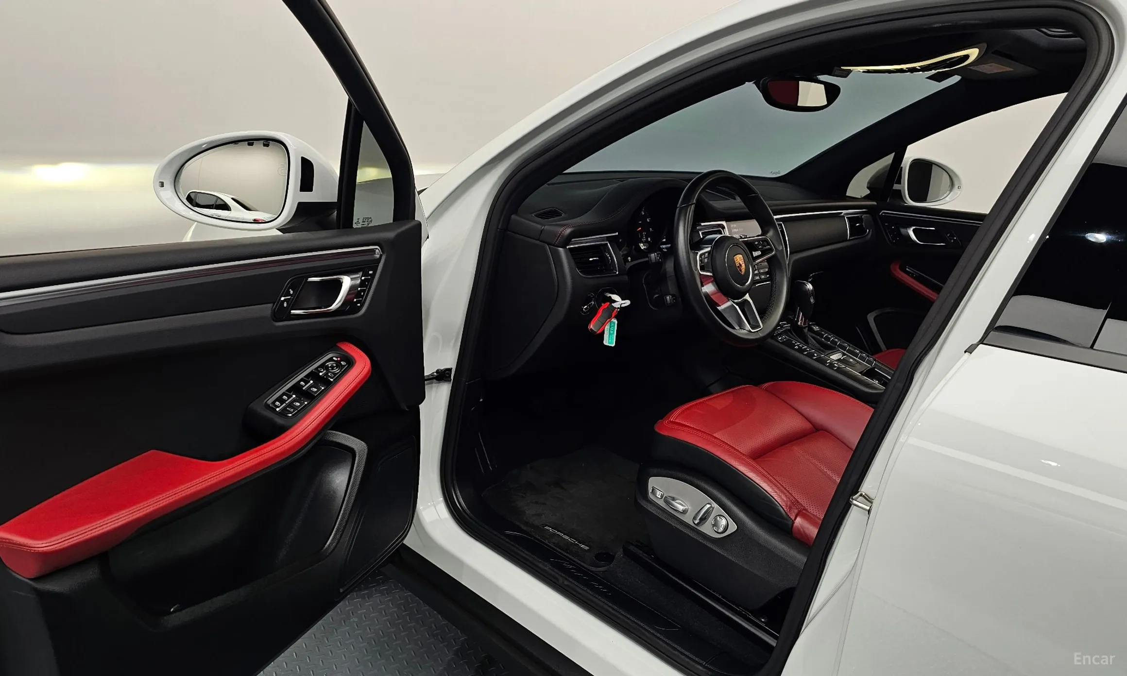 Porsche Macan превью 10
