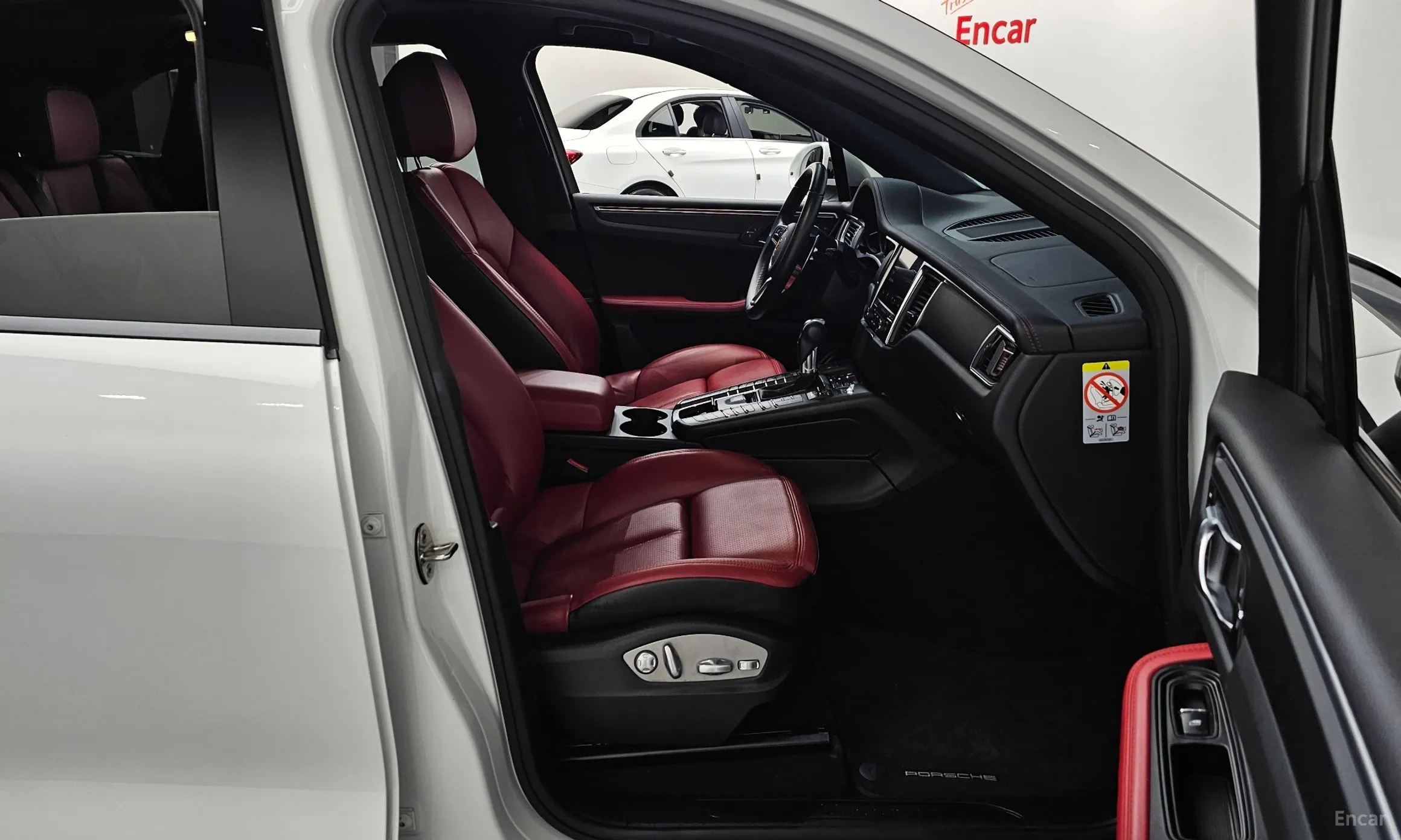 Porsche Macan превью 11