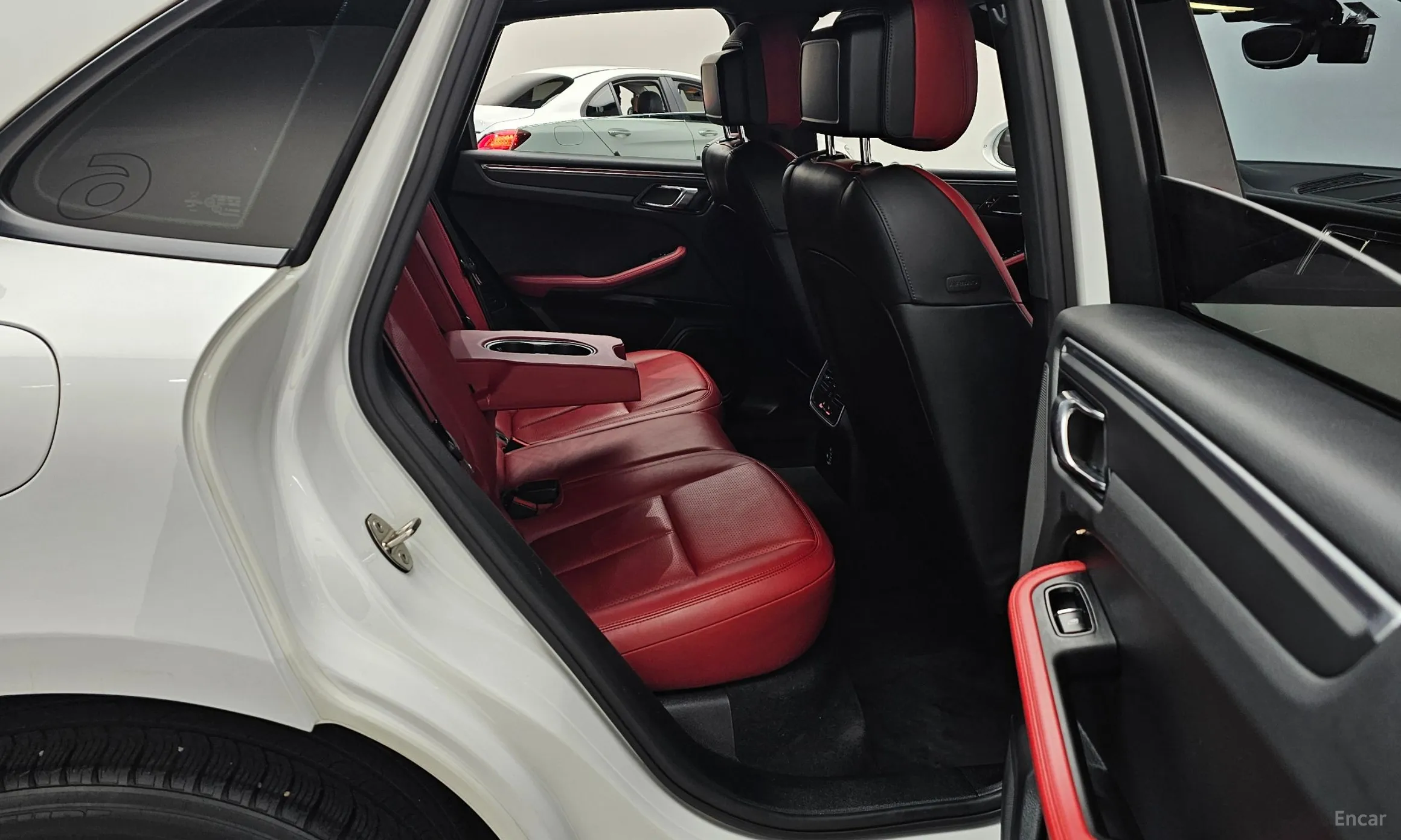 Porsche Macan превью 12