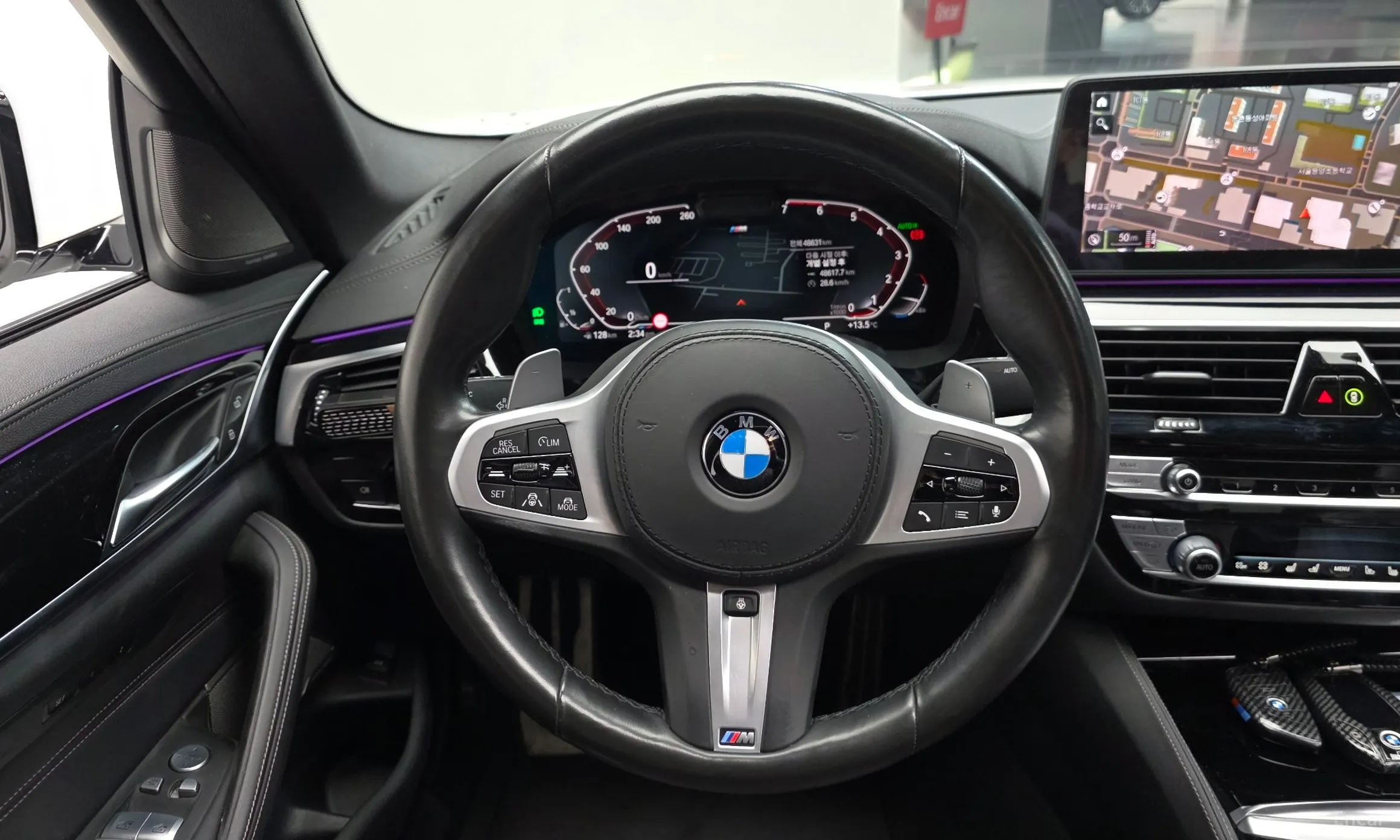 BMW 5 Series (G30) превью 13