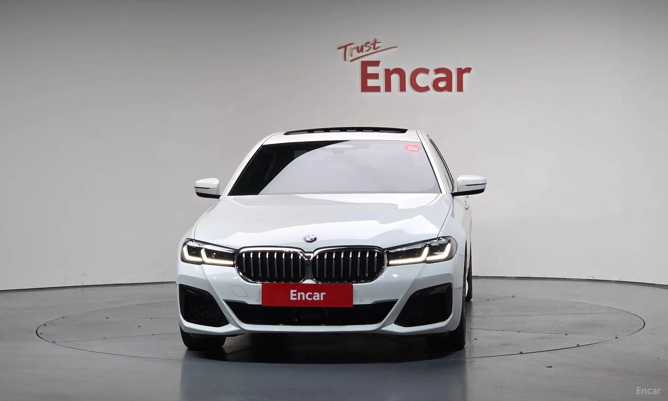 BMW 5 Series (G30) превью 3
