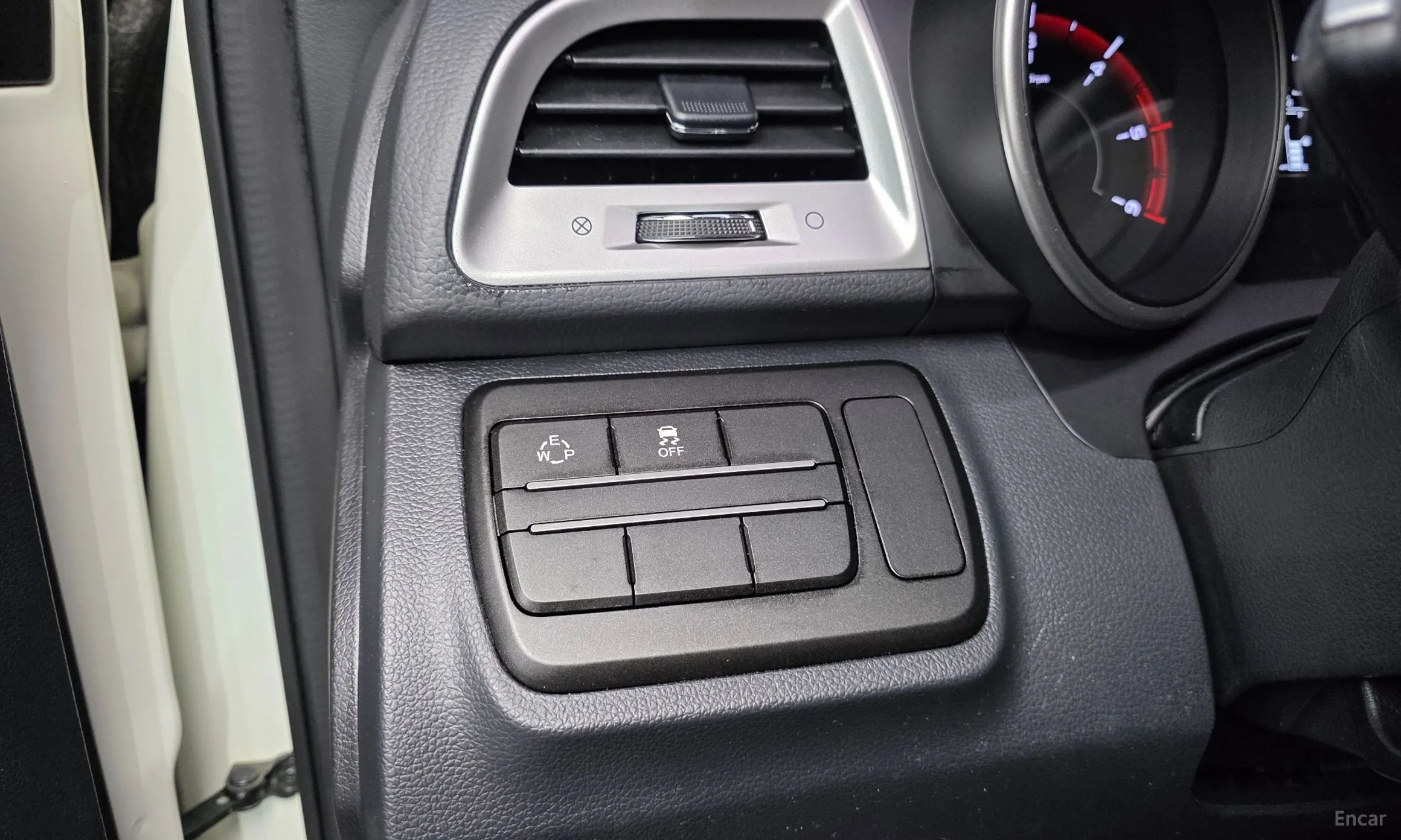 KG Mobility (SsangYong) Tivoli, Lazio превью 13