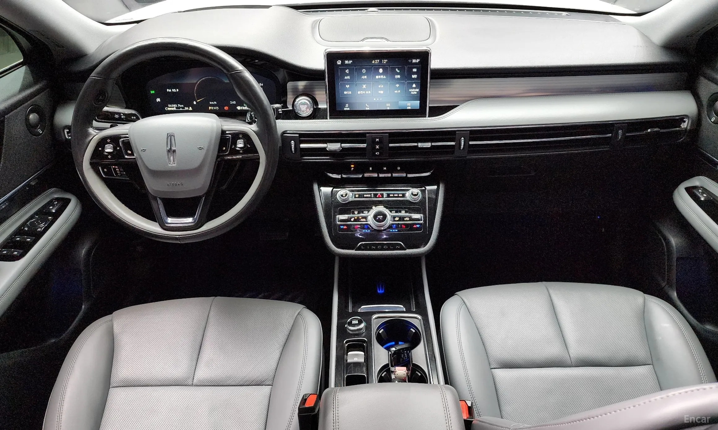 Lincoln Corsair превью 7