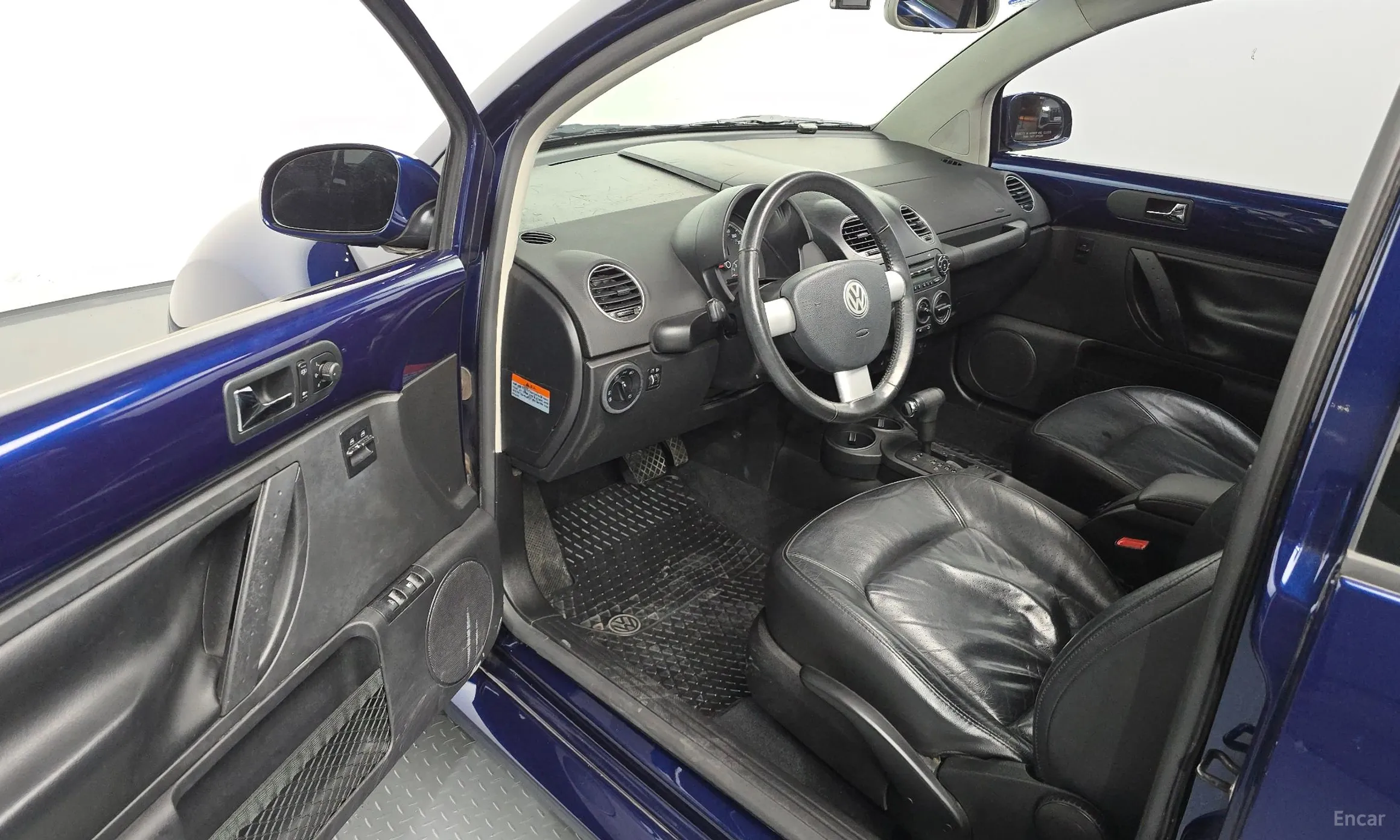 Volkswagen New Beetle превью 11