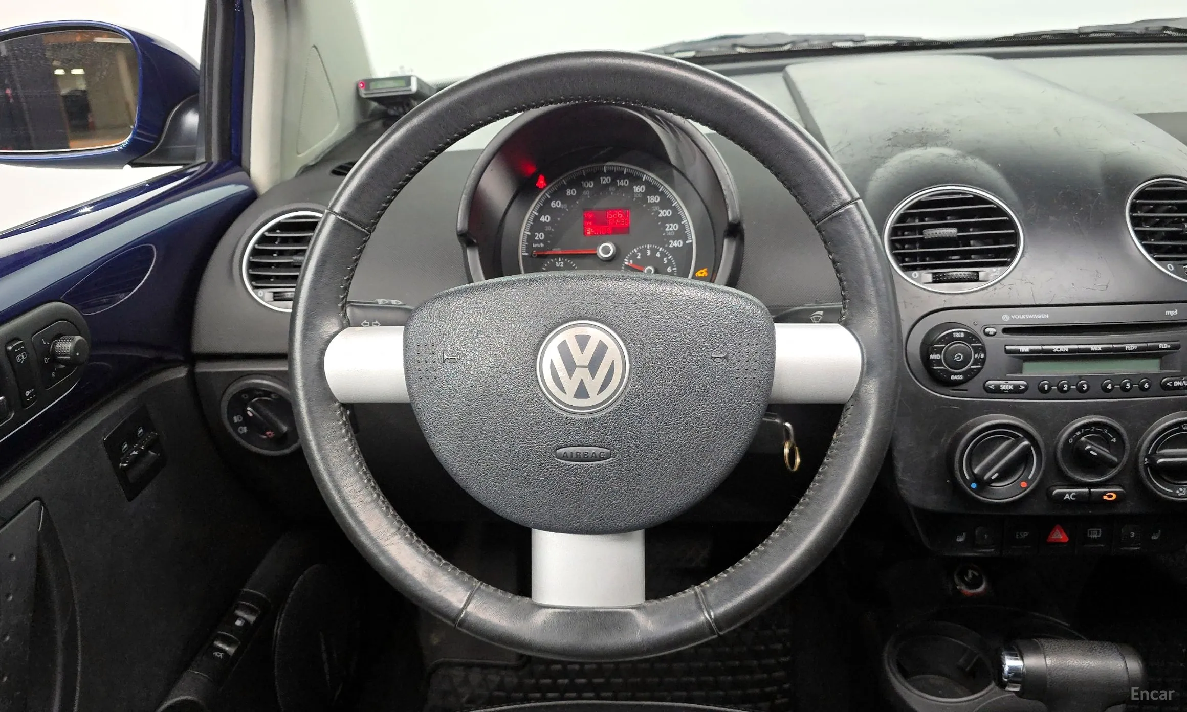 Volkswagen New Beetle превью 13