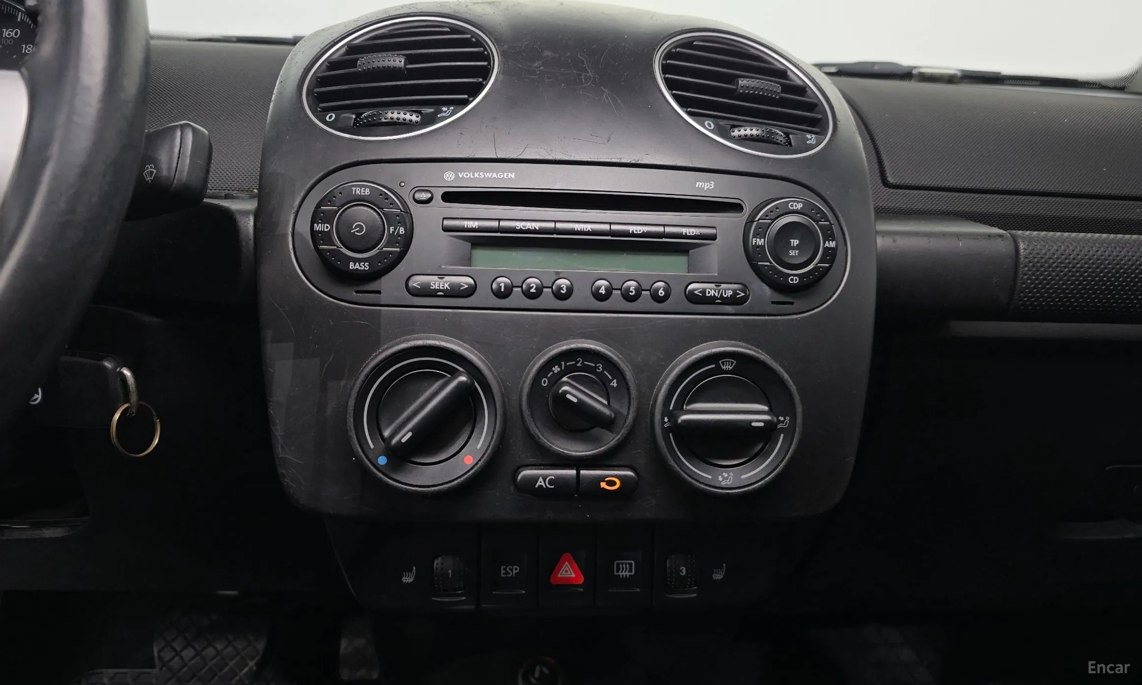 Volkswagen New Beetle превью 14