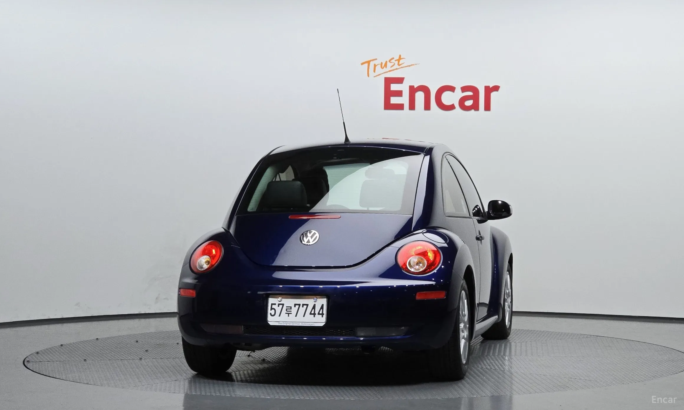 Volkswagen New Beetle превью 4