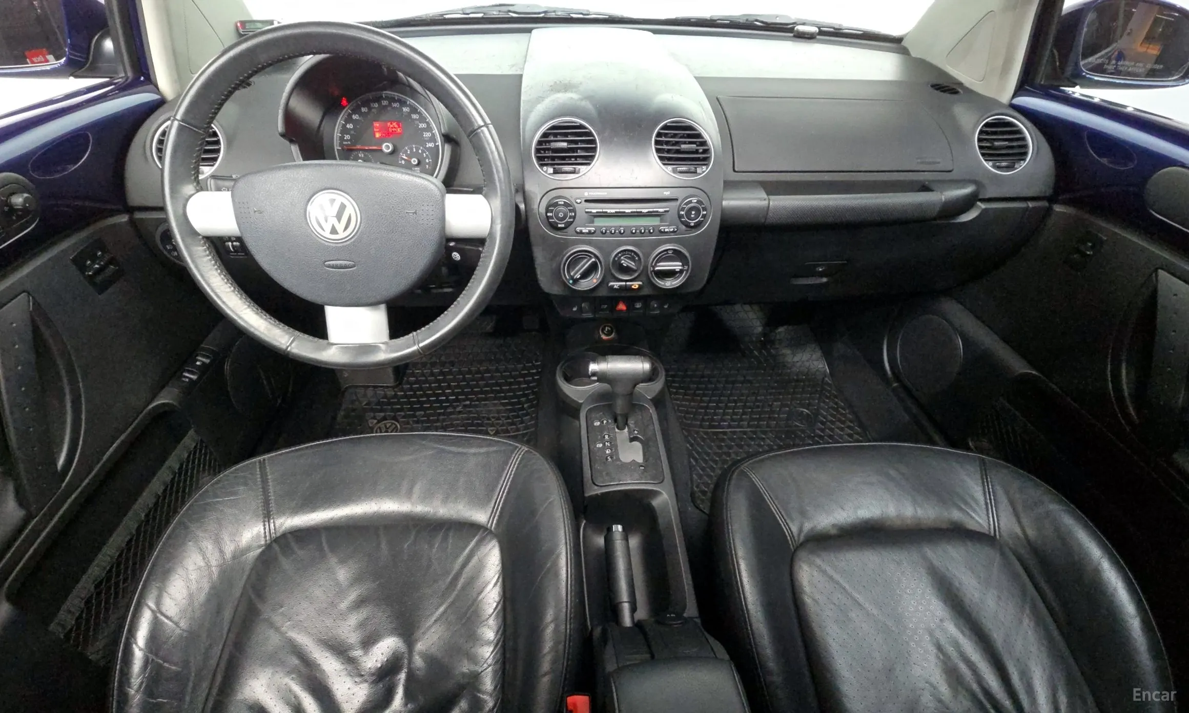 Volkswagen New Beetle превью 7