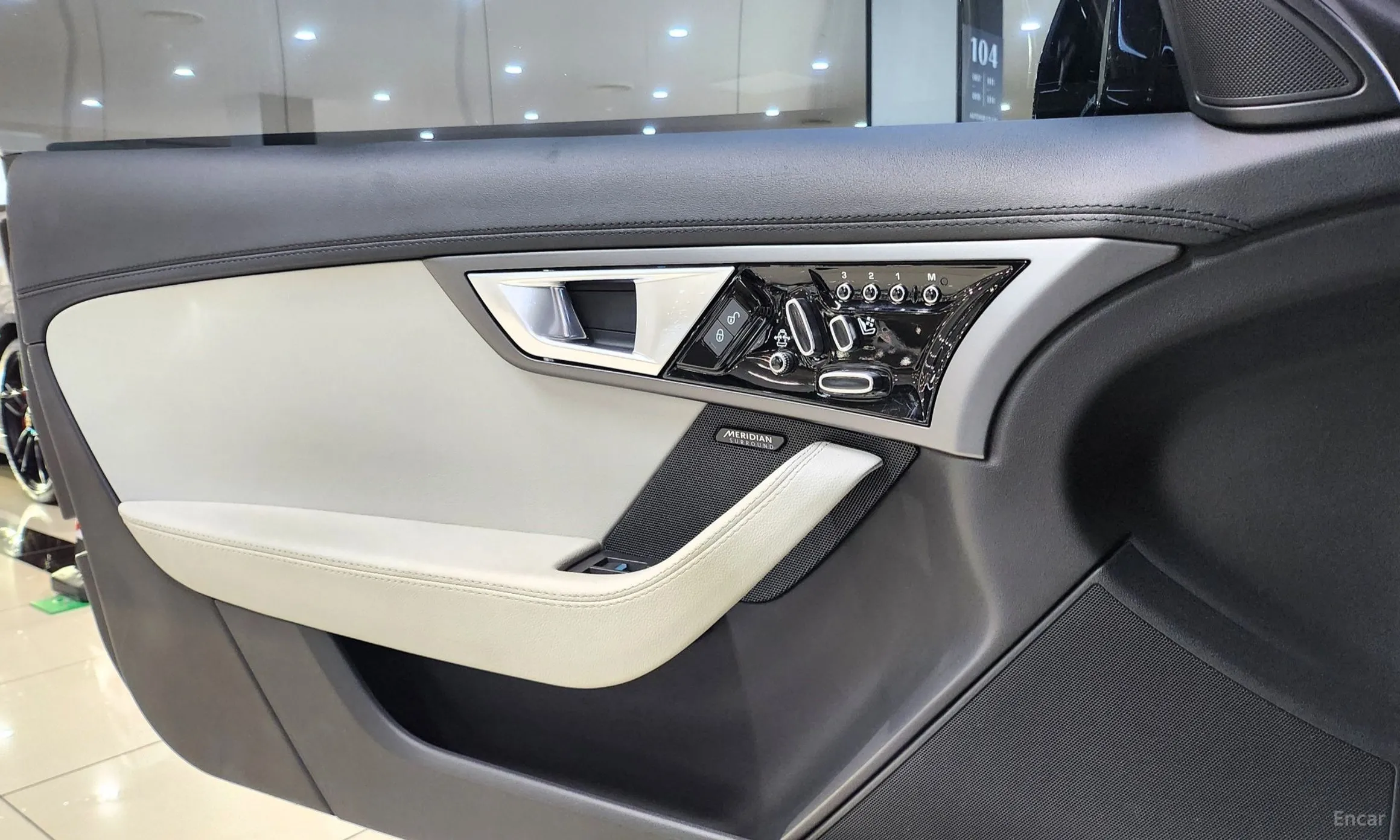 Jaguar F-TYPE превью 18
