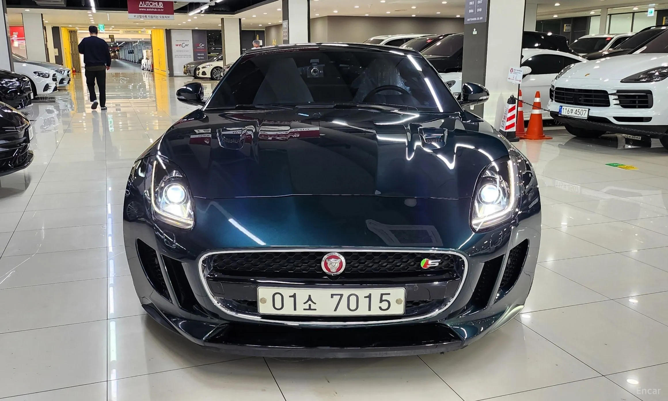Jaguar F-TYPE превью 3
