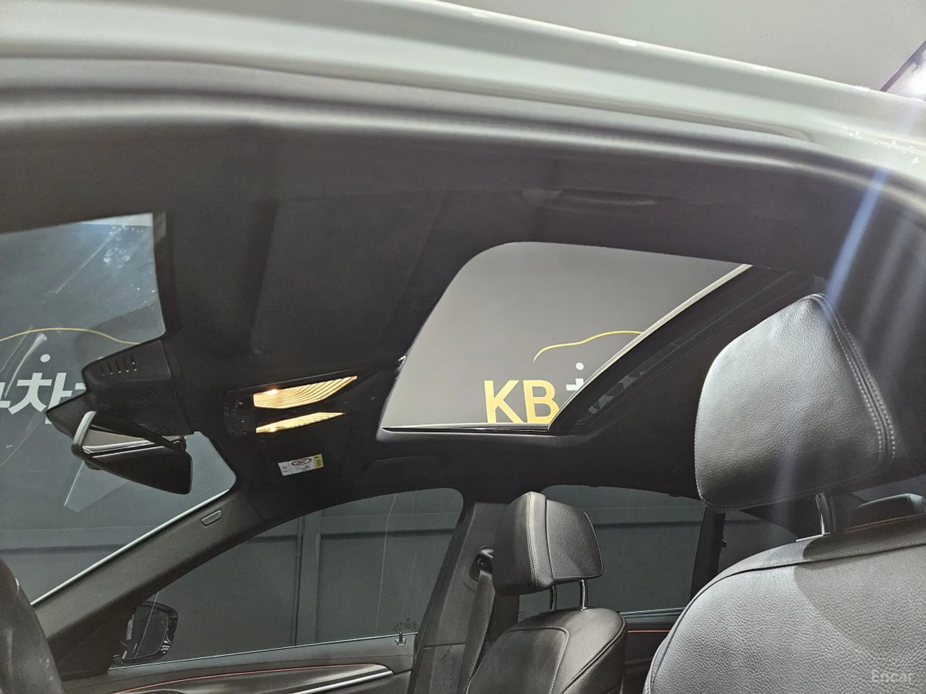 BMW 5 Series (G30) превью 15