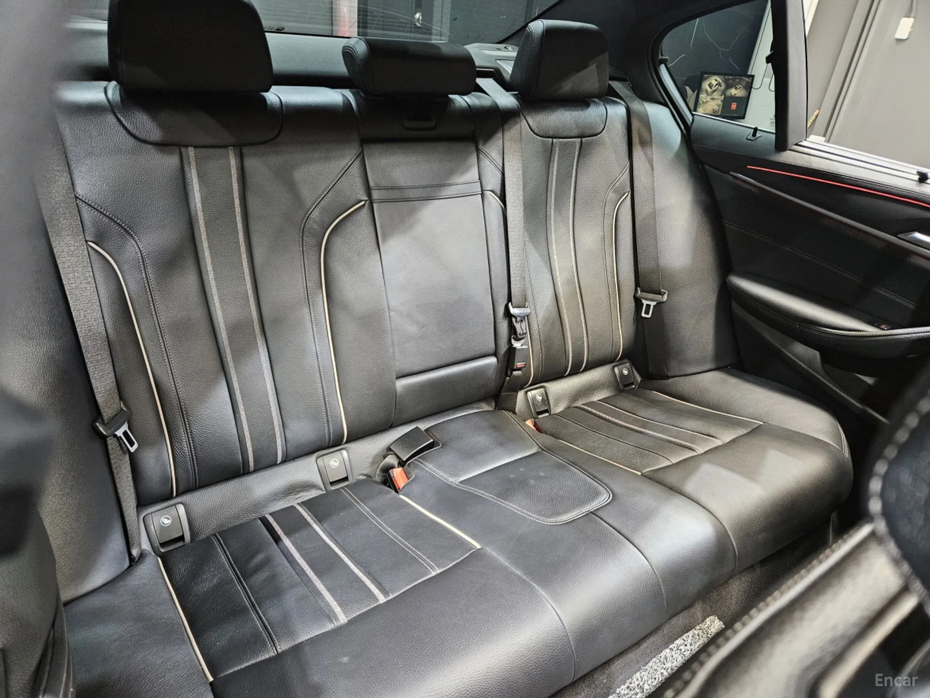 BMW 5 Series (G30) превью 17